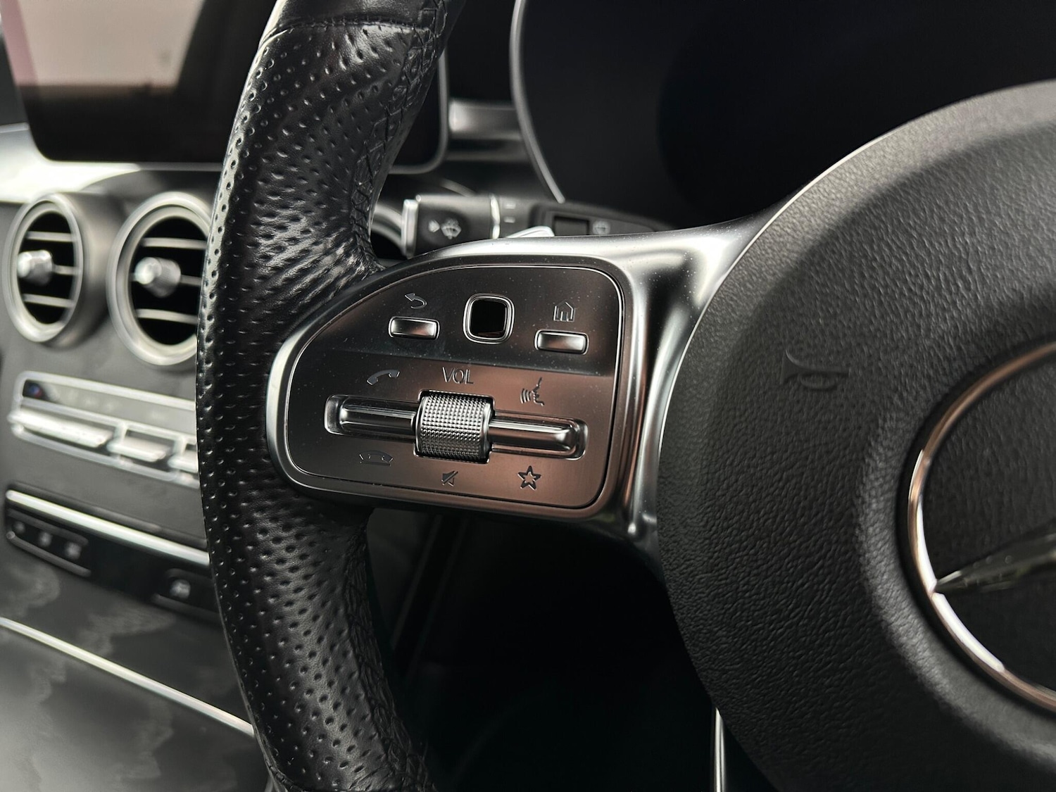 Used Mercedes-Benz GLC 2020 for sale - 76878582: Photo 14