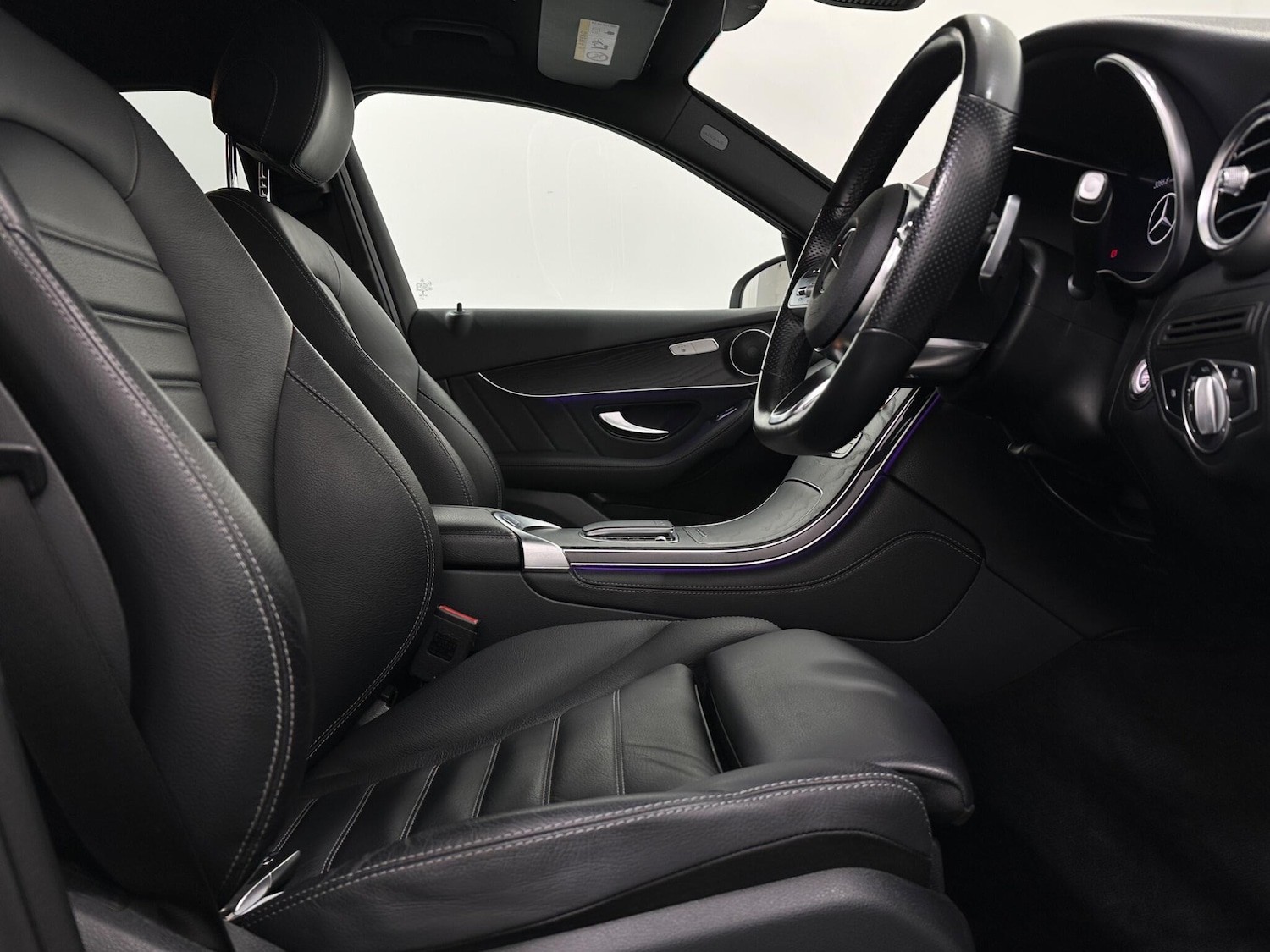 Used Mercedes-Benz GLC 2020 for sale - 76878582: Photo 30