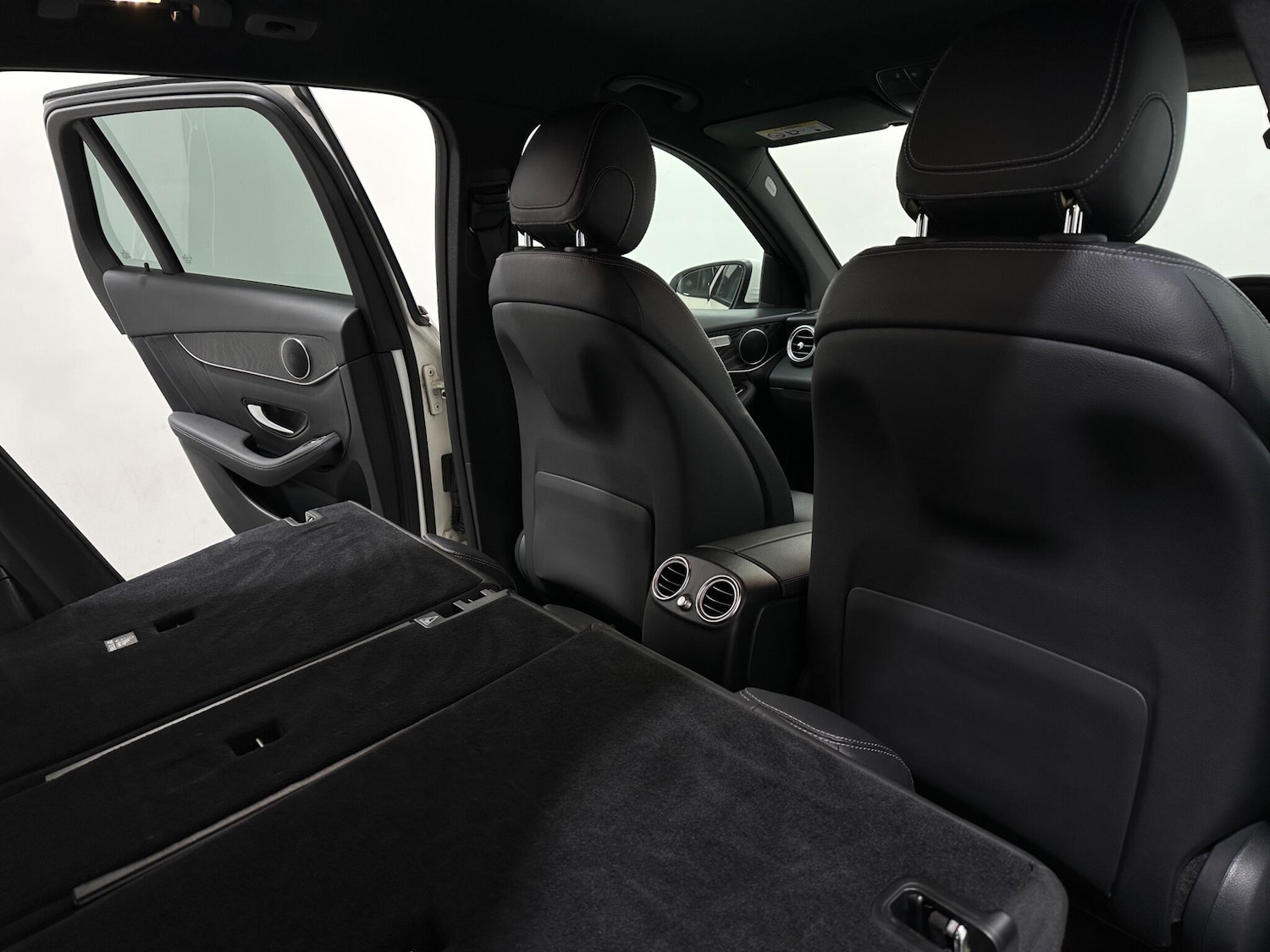 Used Mercedes-Benz GLC 2020 for sale - 76878582: Photo 44