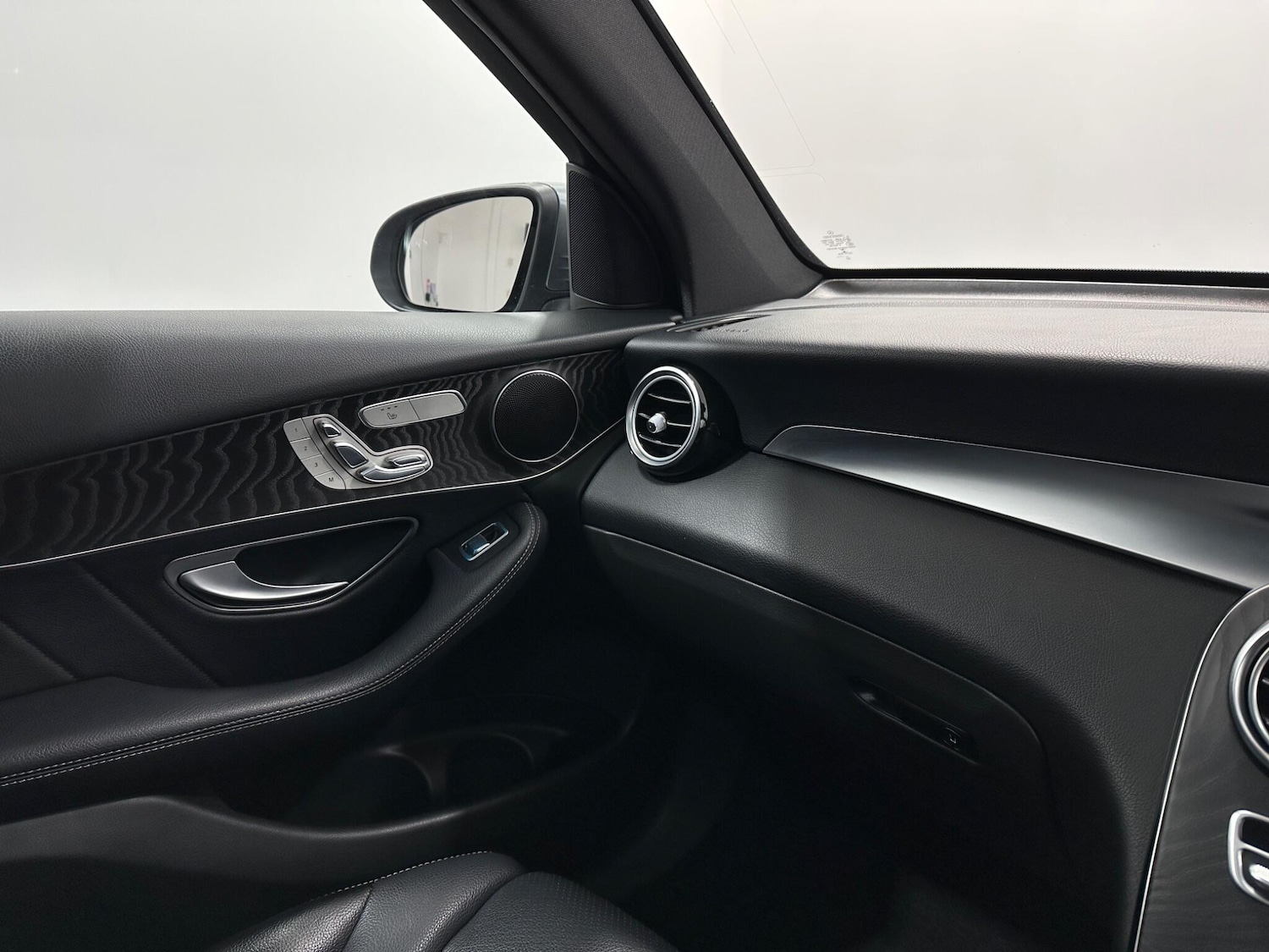 Used Mercedes-Benz GLC for sale - 77238397: Photo 27