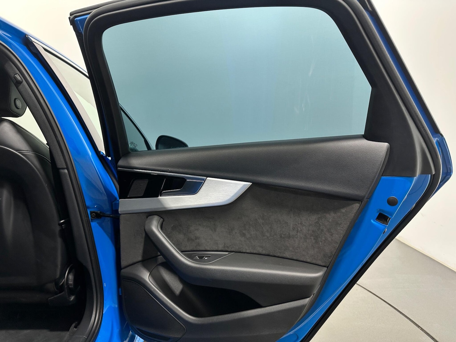 Used Audi A4 2020 for sale - 77799447: Photo 44