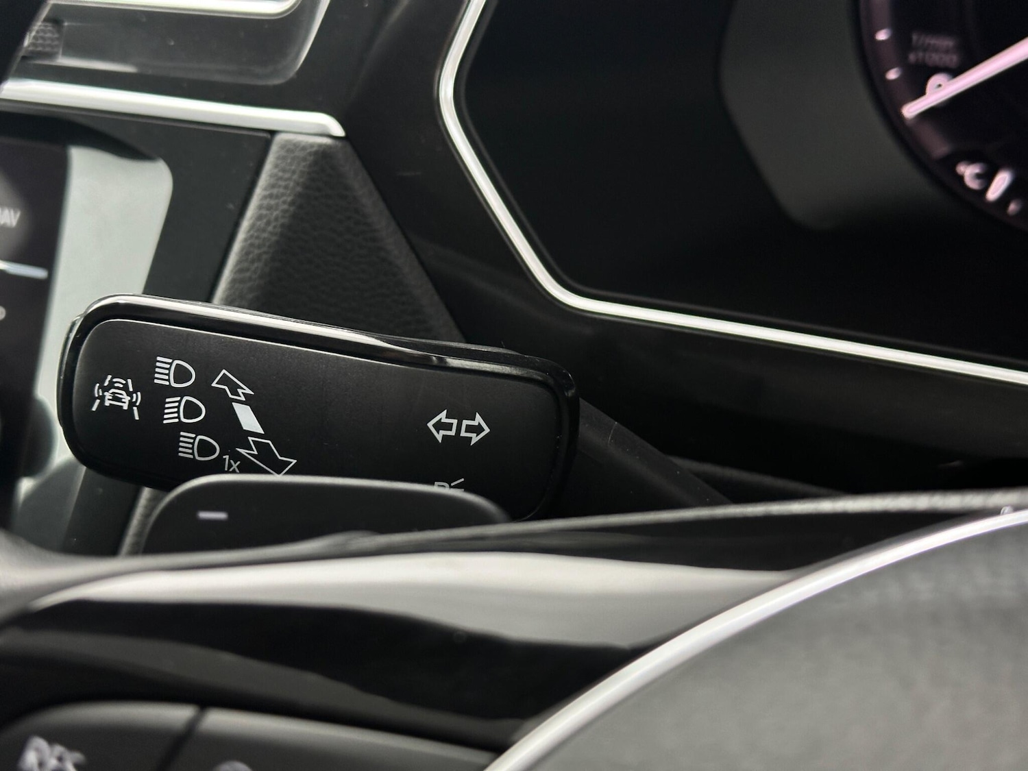 Used Volkswagen Tiguan for sale - 77682885: Photo 13