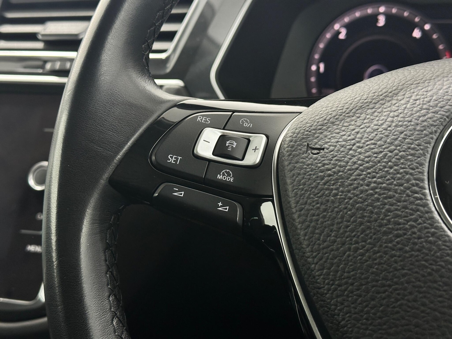 Used Volkswagen Tiguan for sale - 77682885: Photo 14