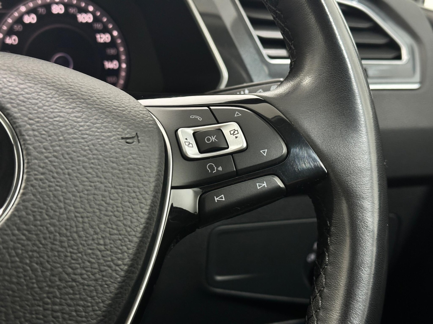 Used Volkswagen Tiguan for sale - 77682885: Photo 15