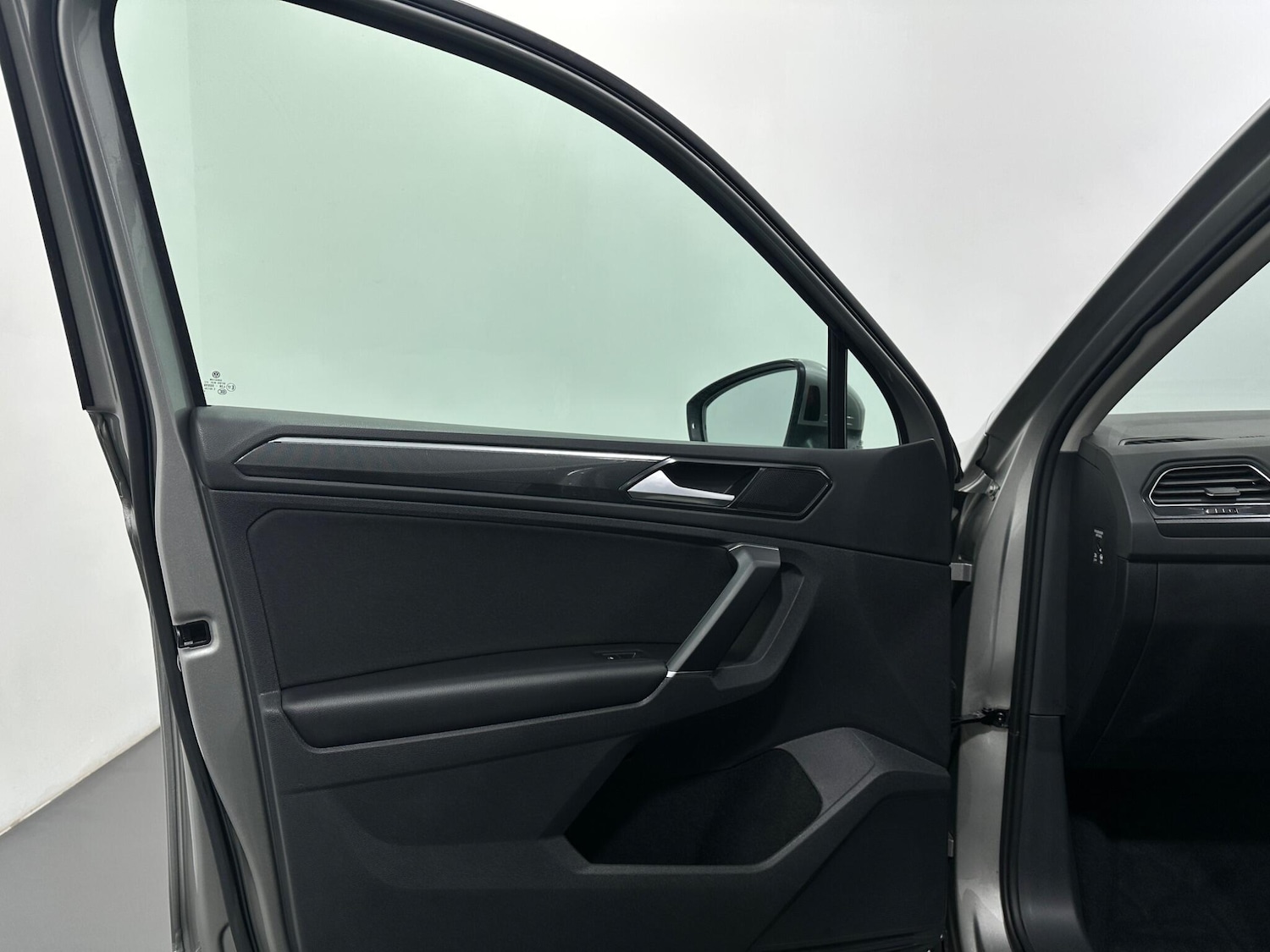 Used Volkswagen Tiguan for sale - 77682885: Photo 40