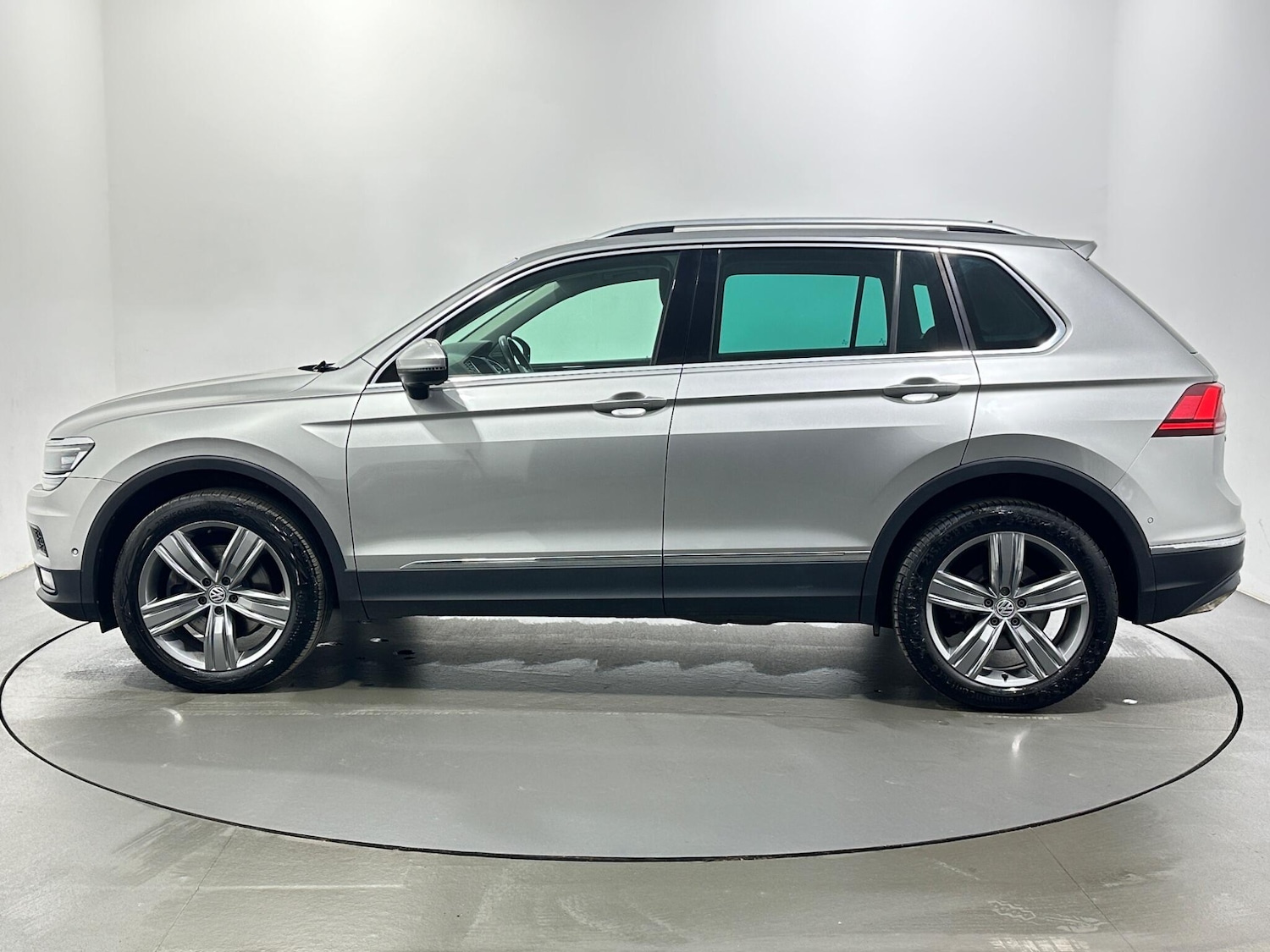 Used Volkswagen Tiguan for sale - 77682885: Photo 5