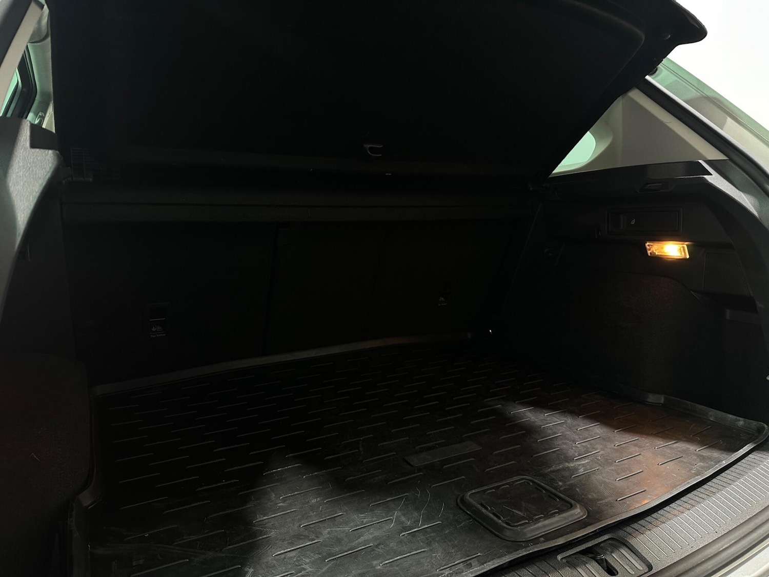 Used Volkswagen Tiguan for sale - 77682885: Photo 50