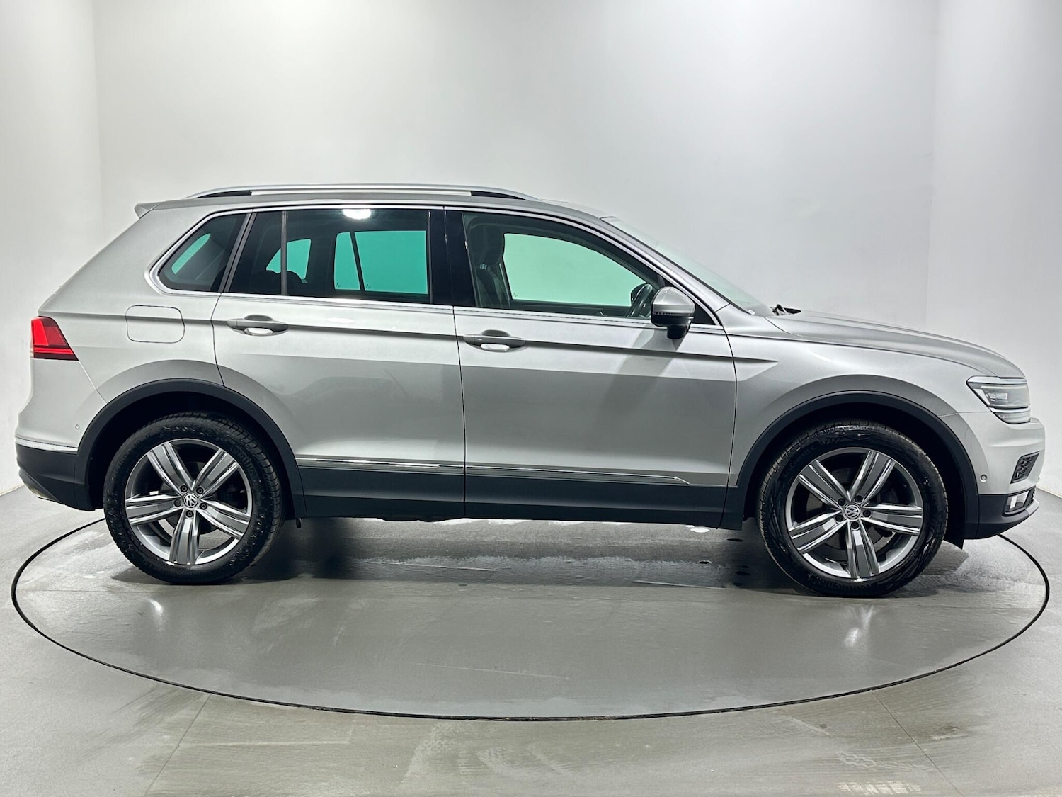 Used Volkswagen Tiguan for sale - 77682885: Photo 9