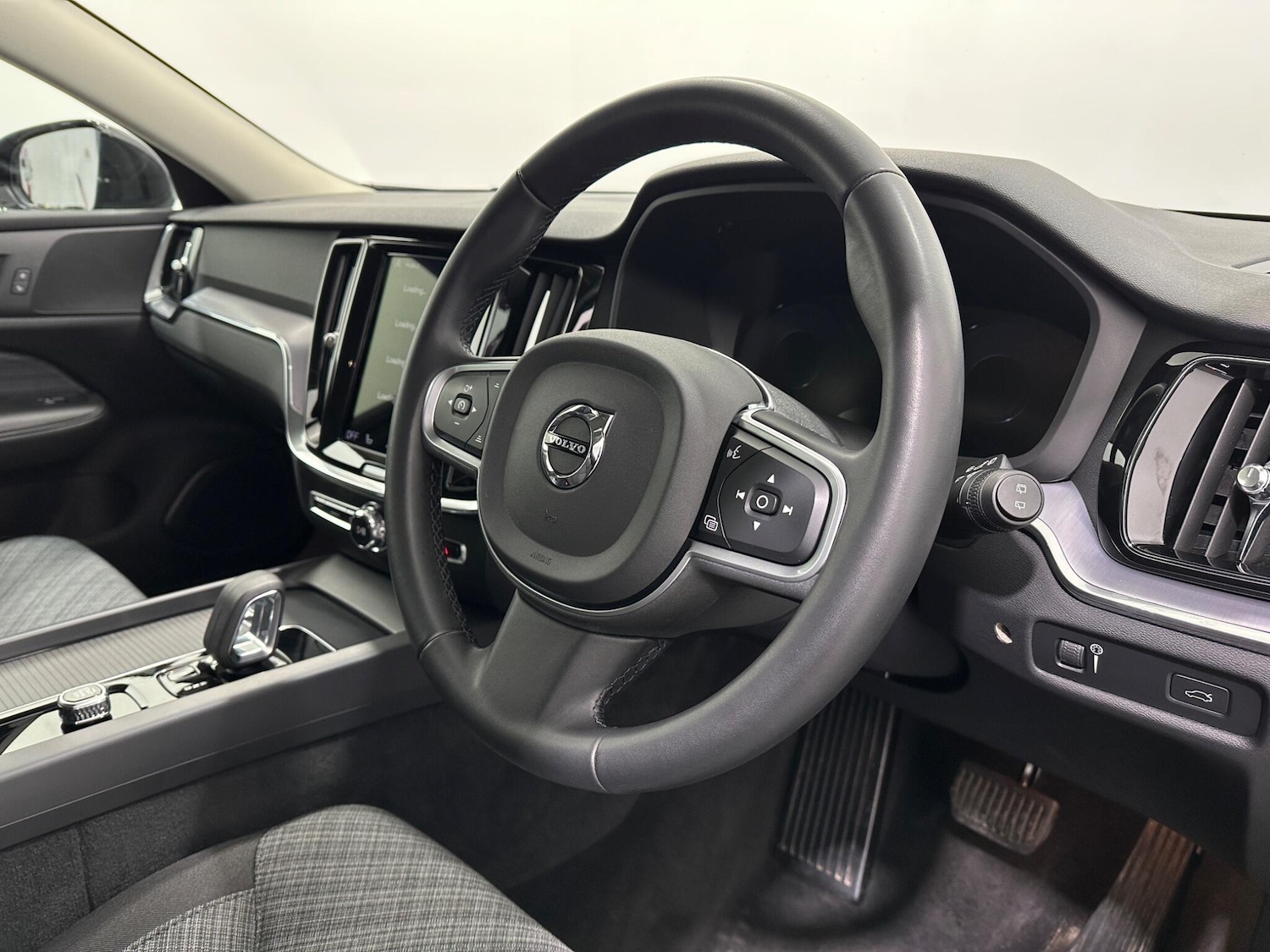 Used Volvo V60 2022 for sale - 77387523: Photo 10