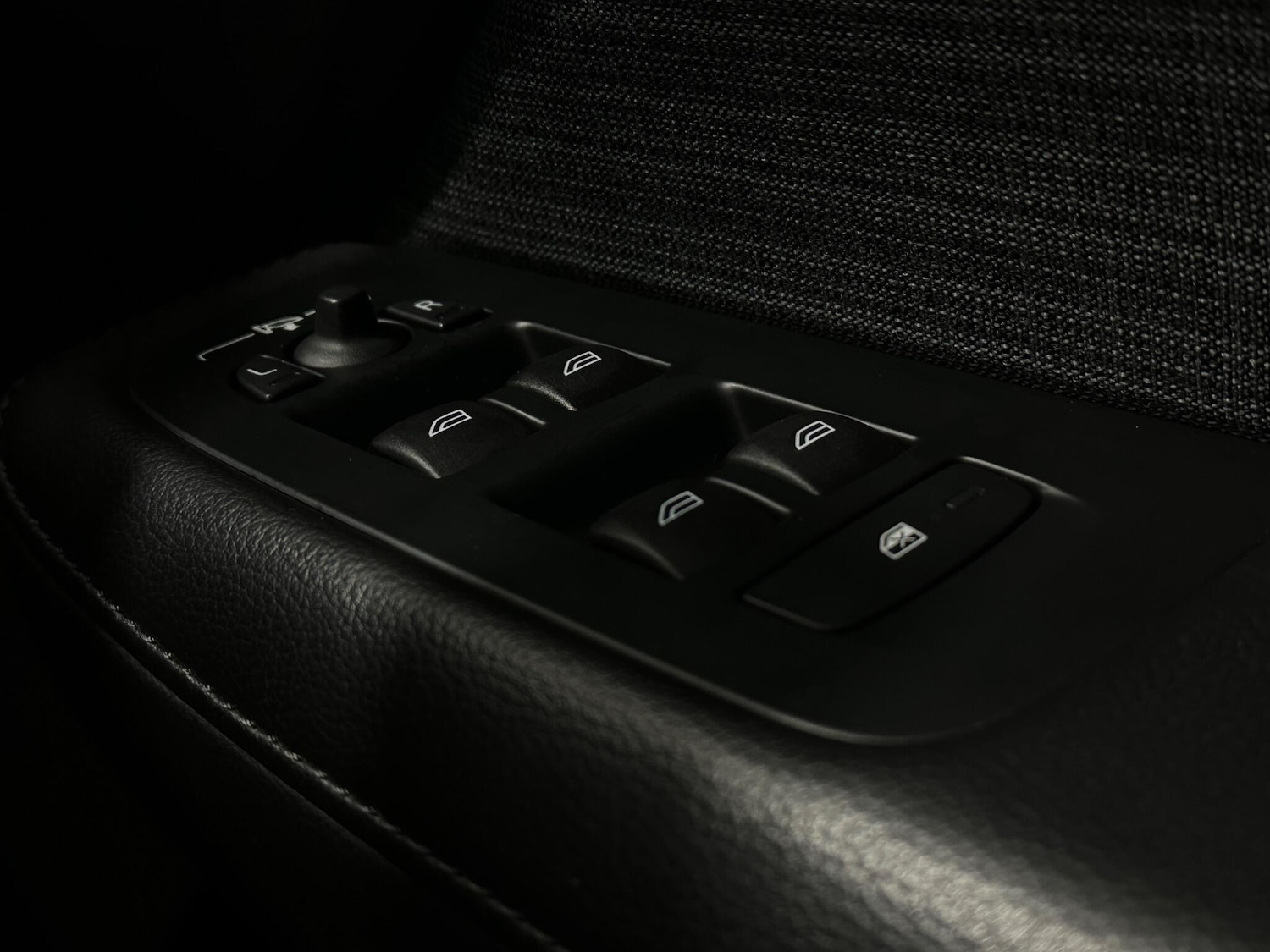 Used Volvo V60 2022 for sale - 77387523: Photo 18