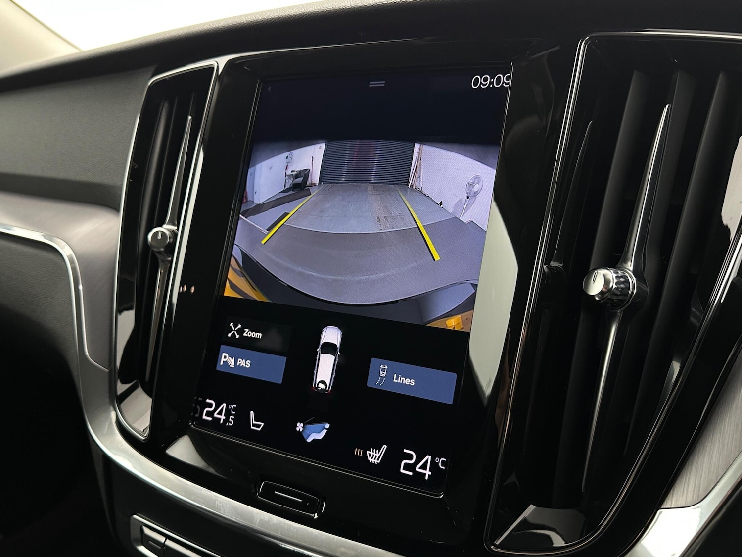 Used Volvo V60 2022 for sale - 77387523: Photo 22