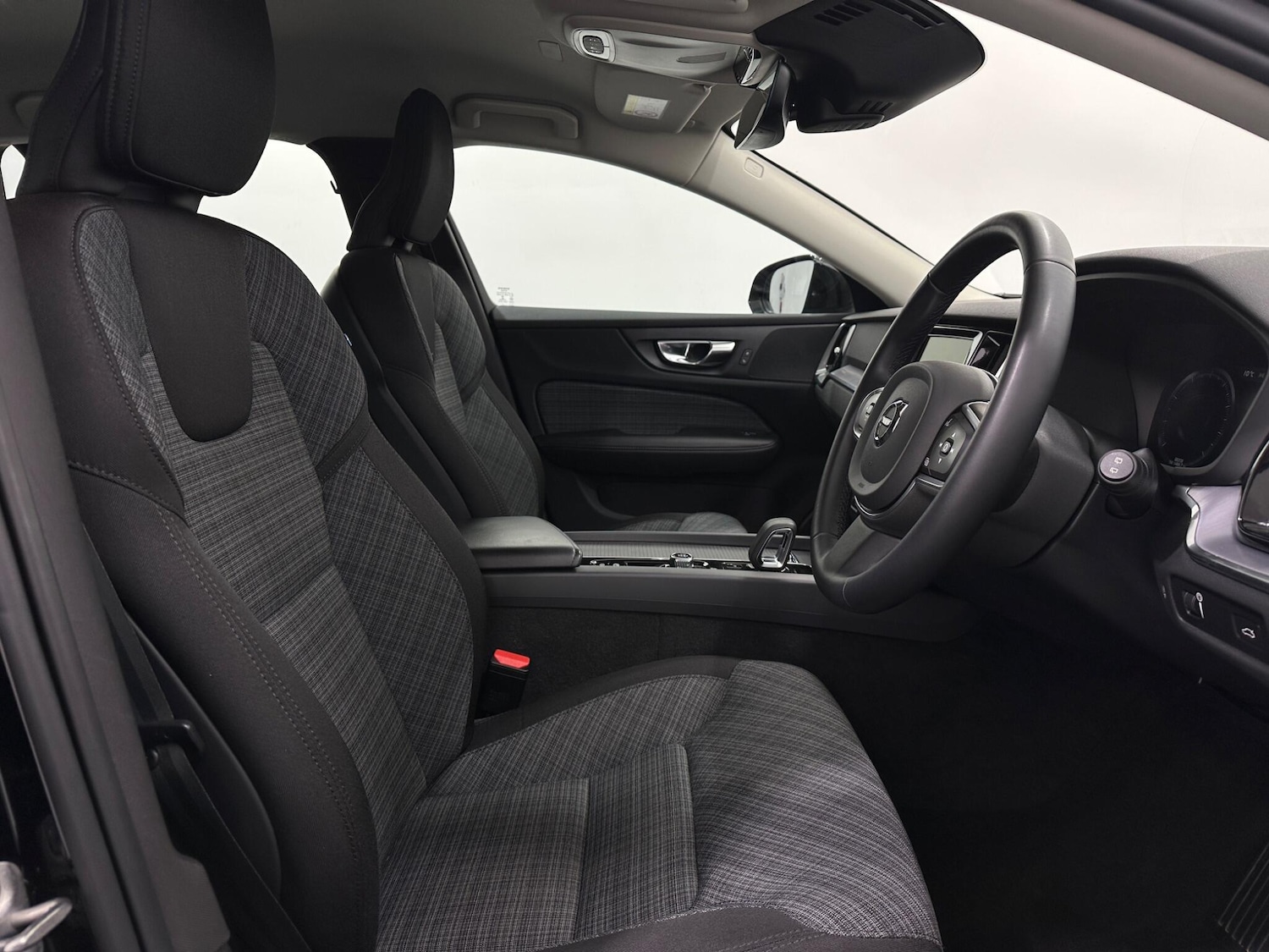 Used Volvo V60 2022 for sale - 77387523: Photo 29