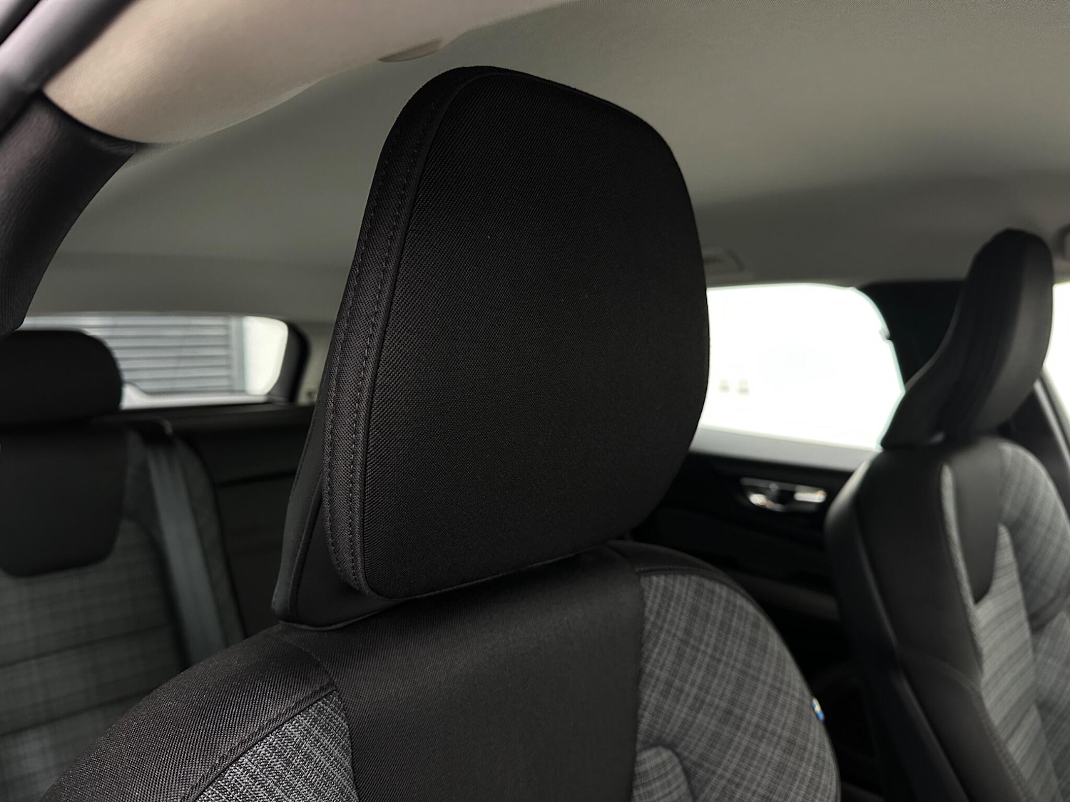 Used Volvo V60 2022 for sale - 77387523: Photo 31