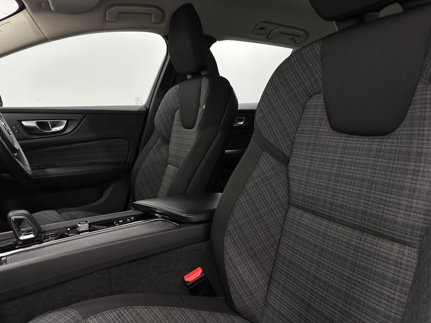 Used Volvo V60 2022 for sale - 77387523: Photo 34