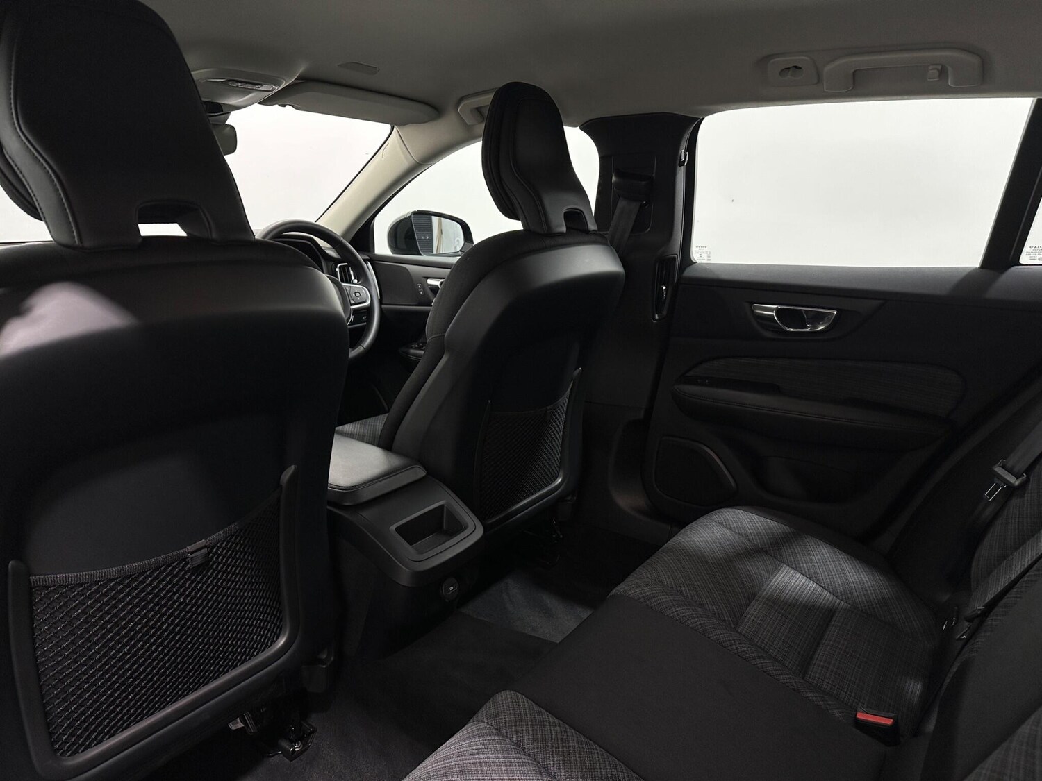 Used Volvo V60 2022 for sale - 77387523: Photo 37