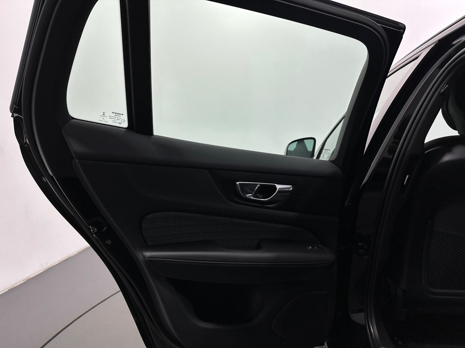 Used Volvo V60 2022 for sale - 77387523: Photo 39