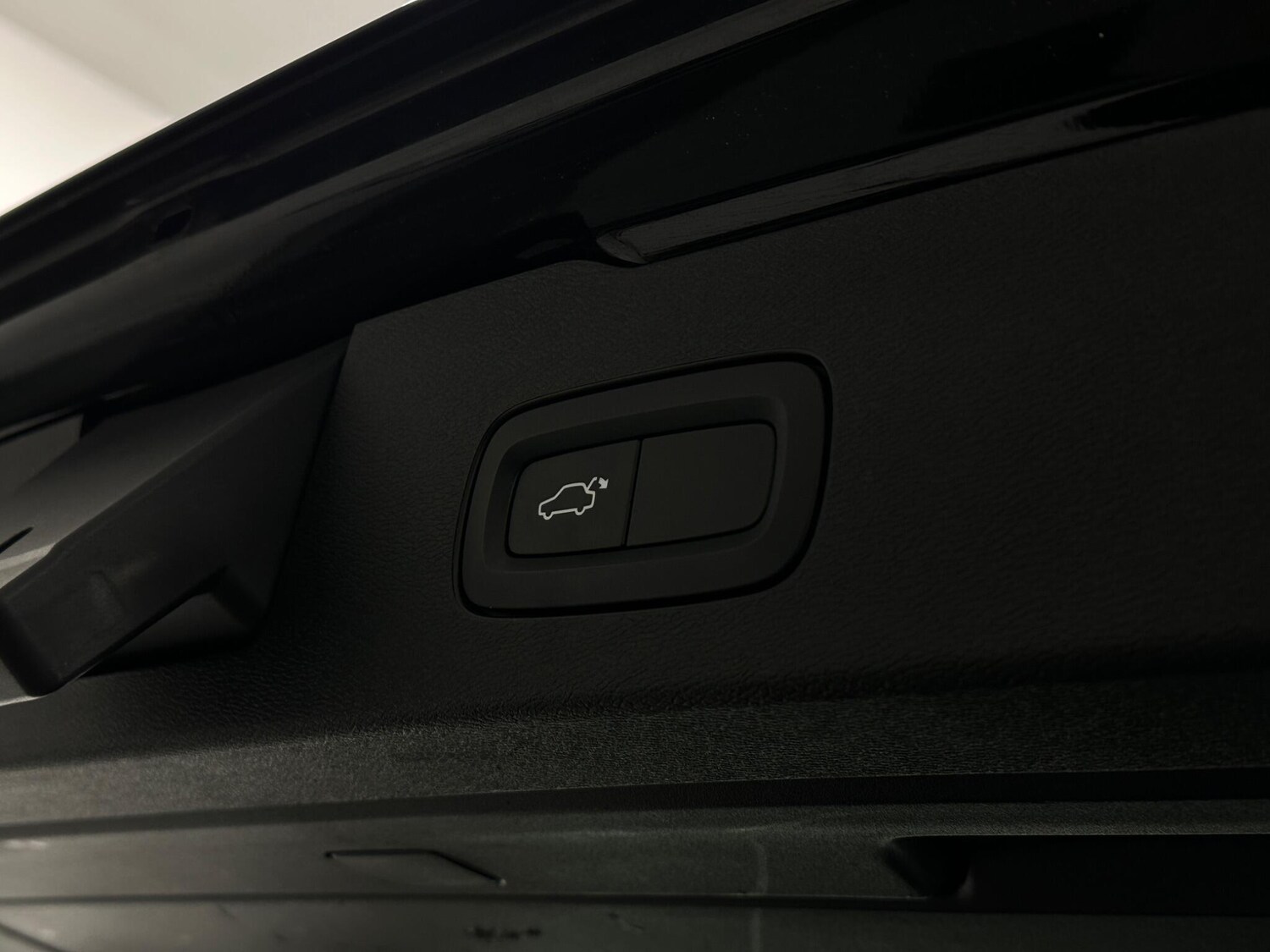 Used Volvo V60 2022 for sale - 77387523: Photo 47