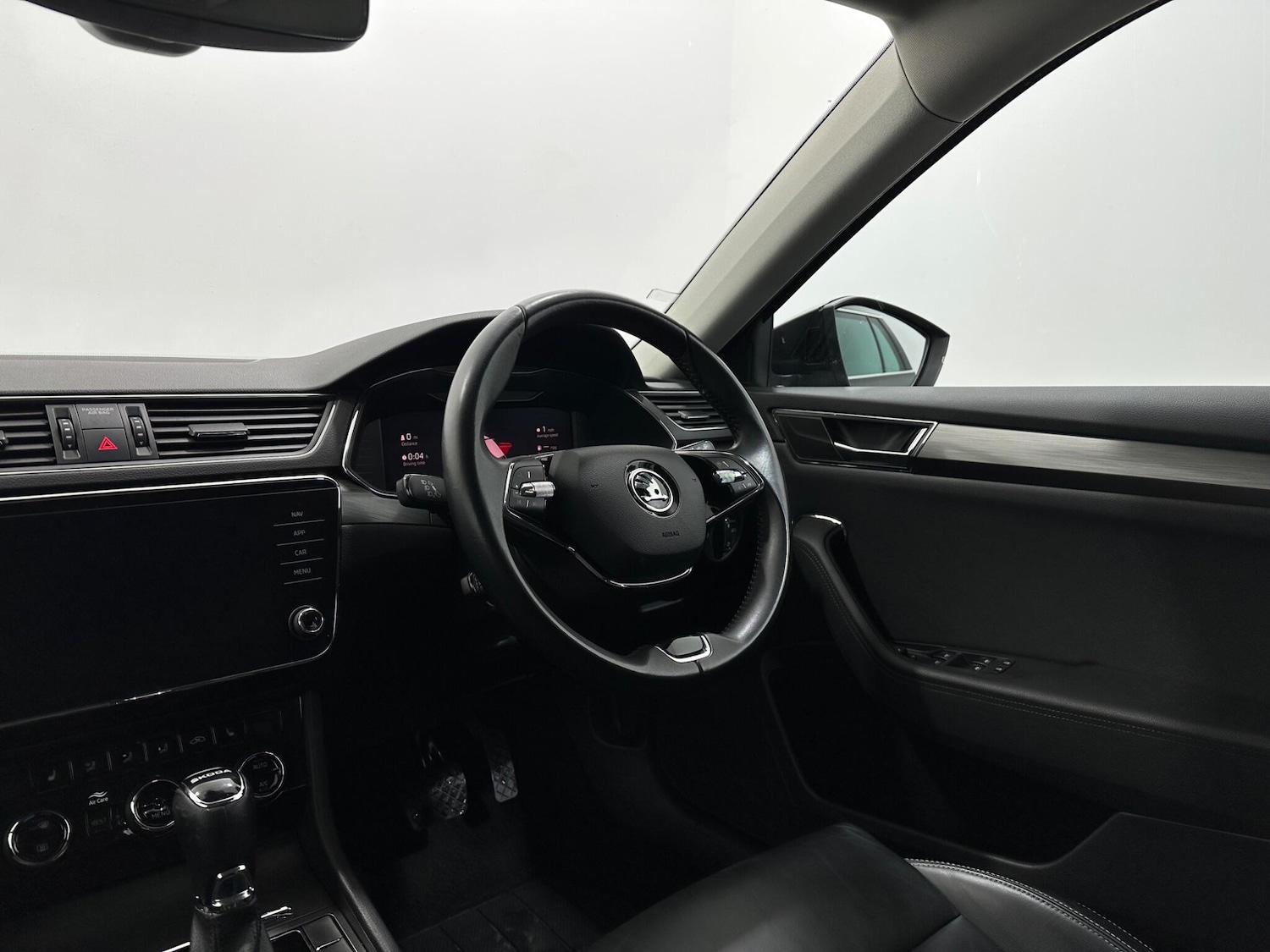 Used Skoda Superb 2022 for sale - 77229624: Photo 11