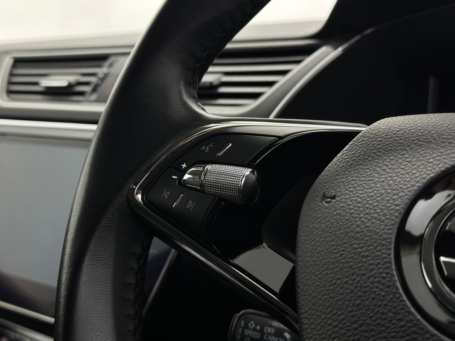 Used Skoda Superb 2022 for sale - 77229624: Photo 14