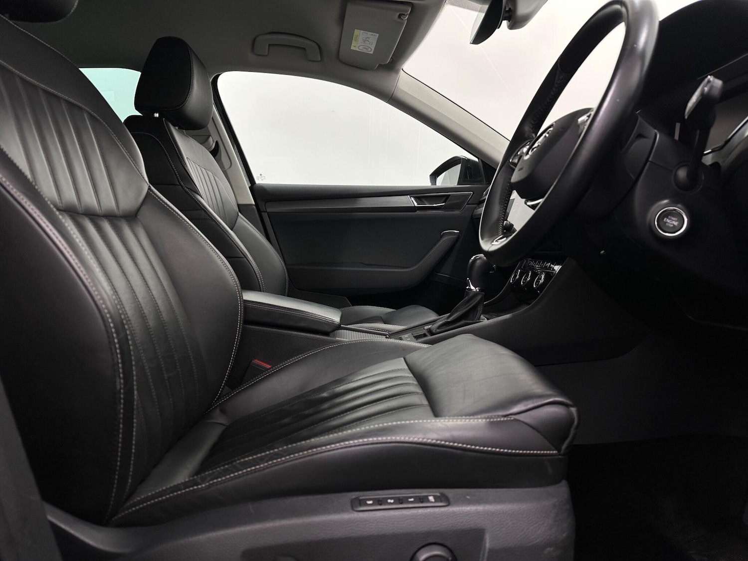 Used Skoda Superb 2022 for sale - 77229624: Photo 30