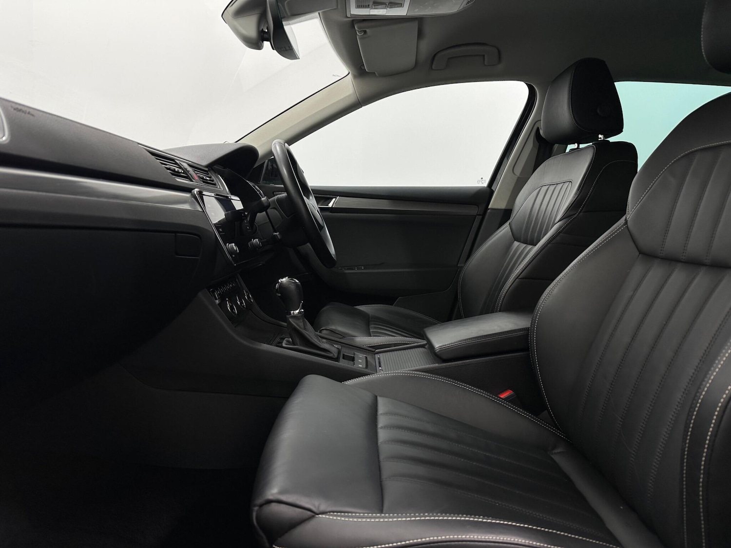 Used Skoda Superb 2022 for sale - 77229624: Photo 33