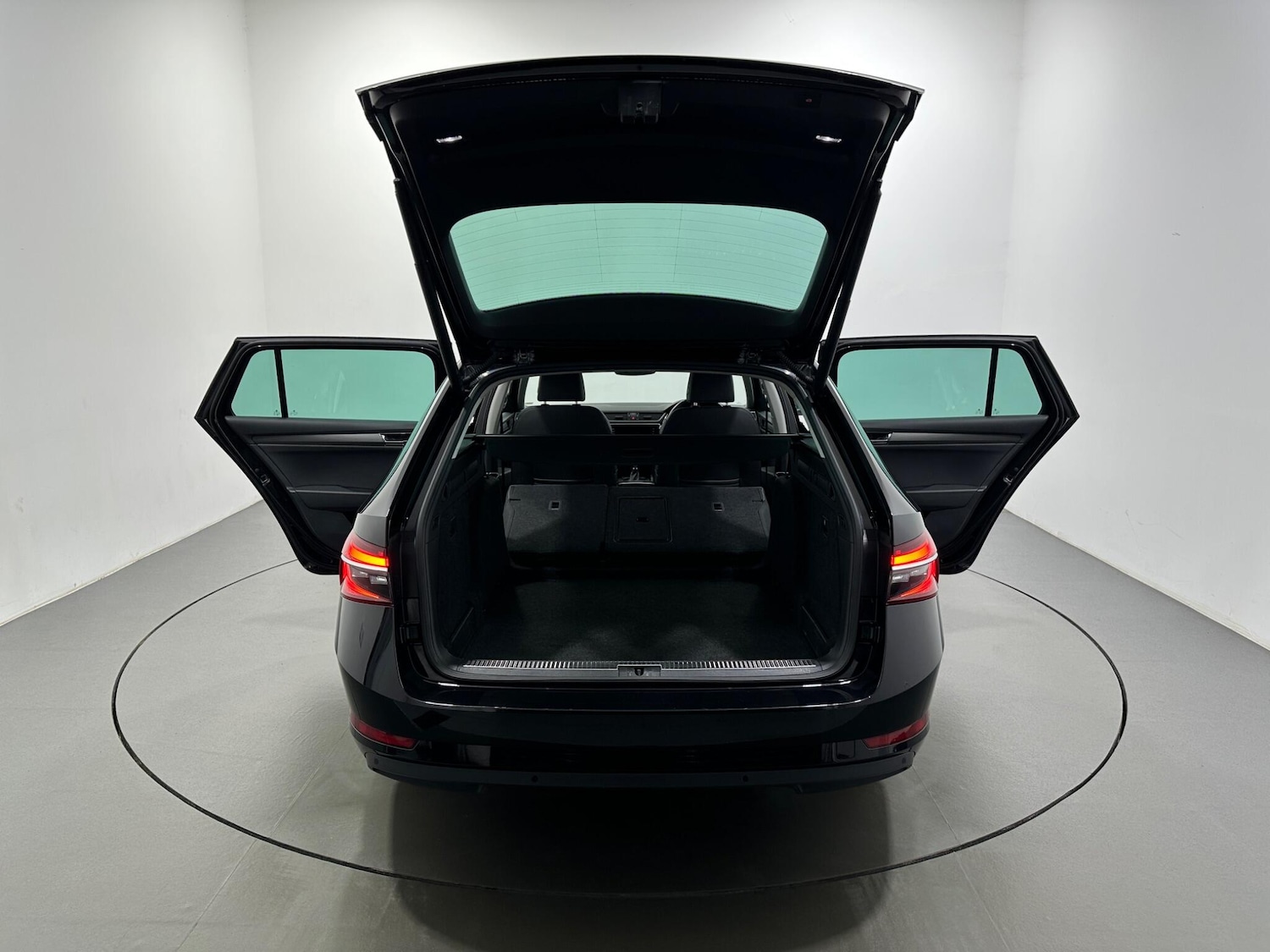 Used Skoda Superb 2022 for sale - 77229624: Photo 44