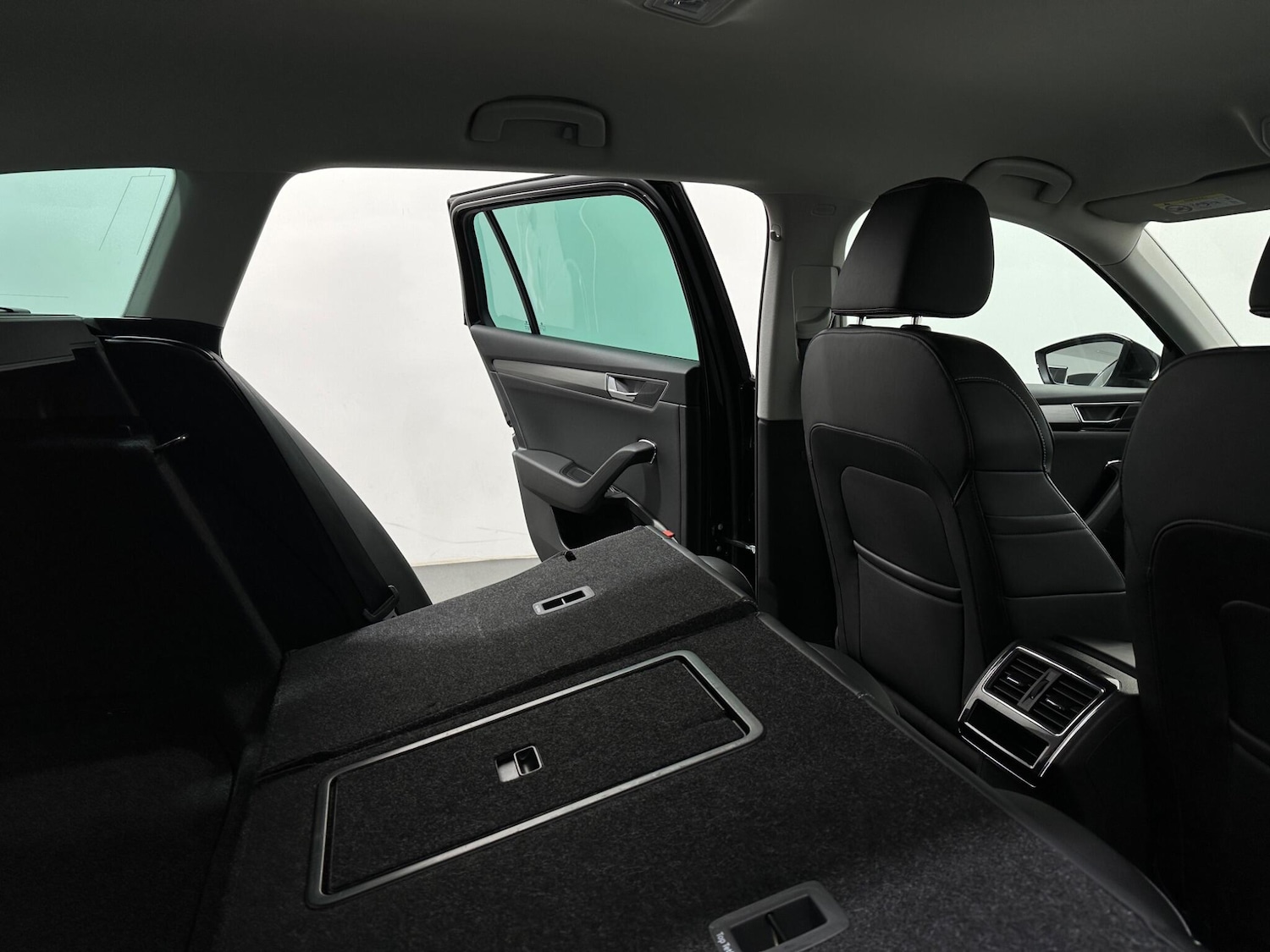 Used Skoda Superb 2022 for sale - 77229624: Photo 45