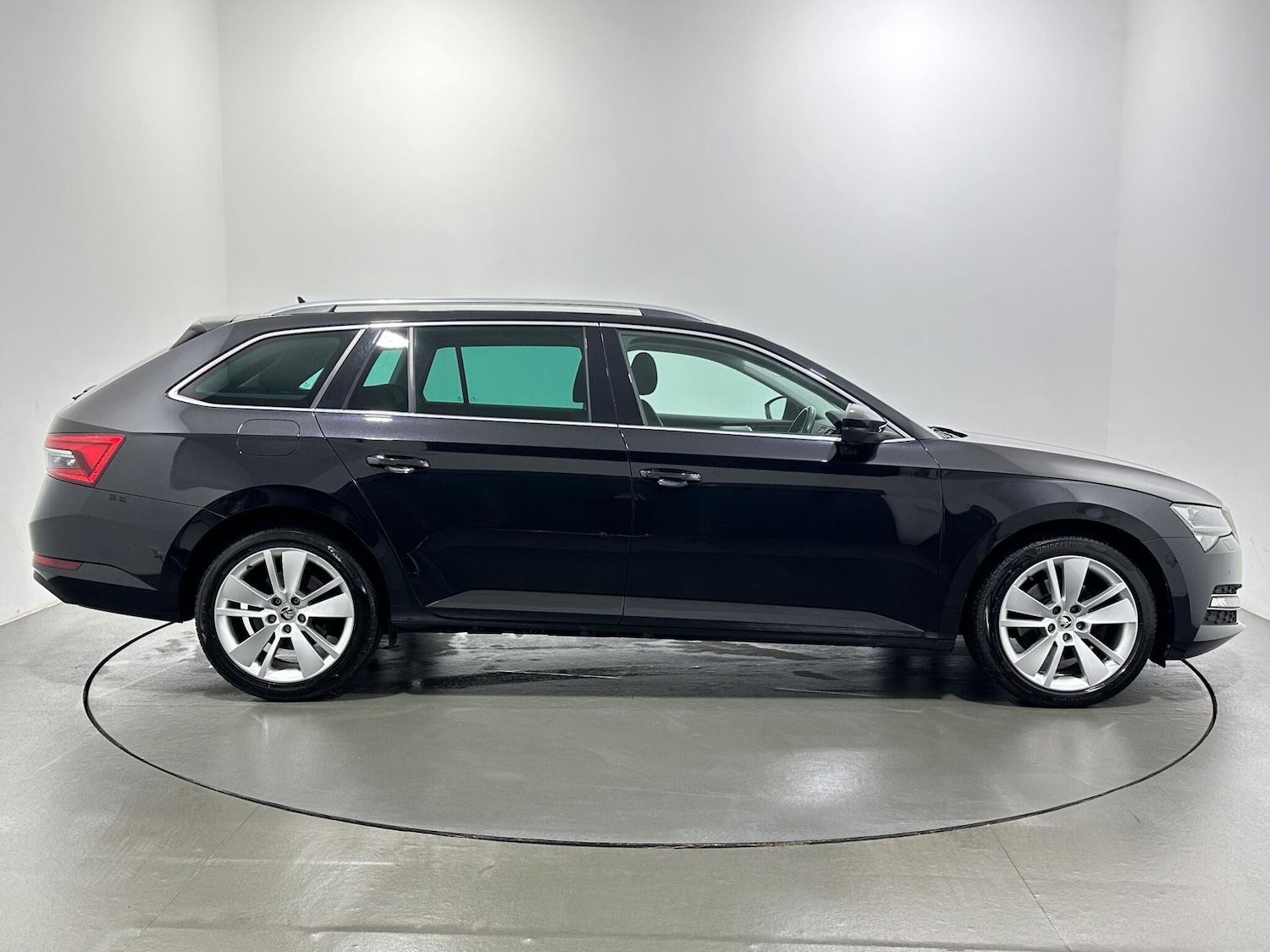 Used Skoda Superb 2022 for sale - 77229624: Photo 9