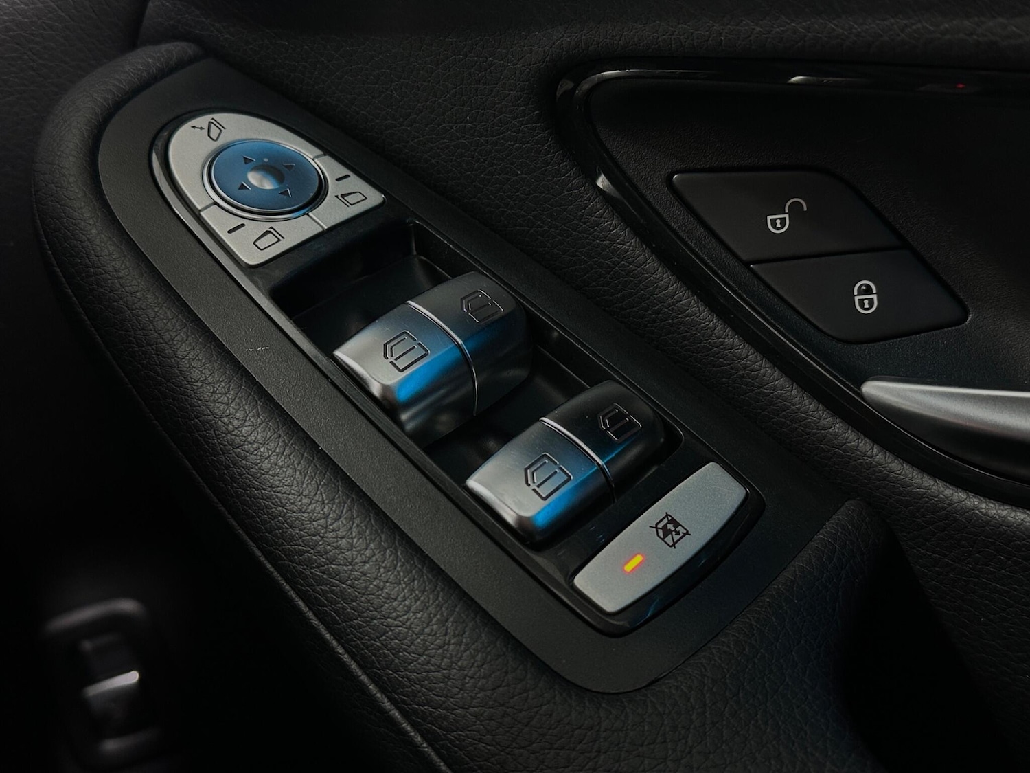 Used Mercedes-Benz GLC for sale - 77229987: Photo 18