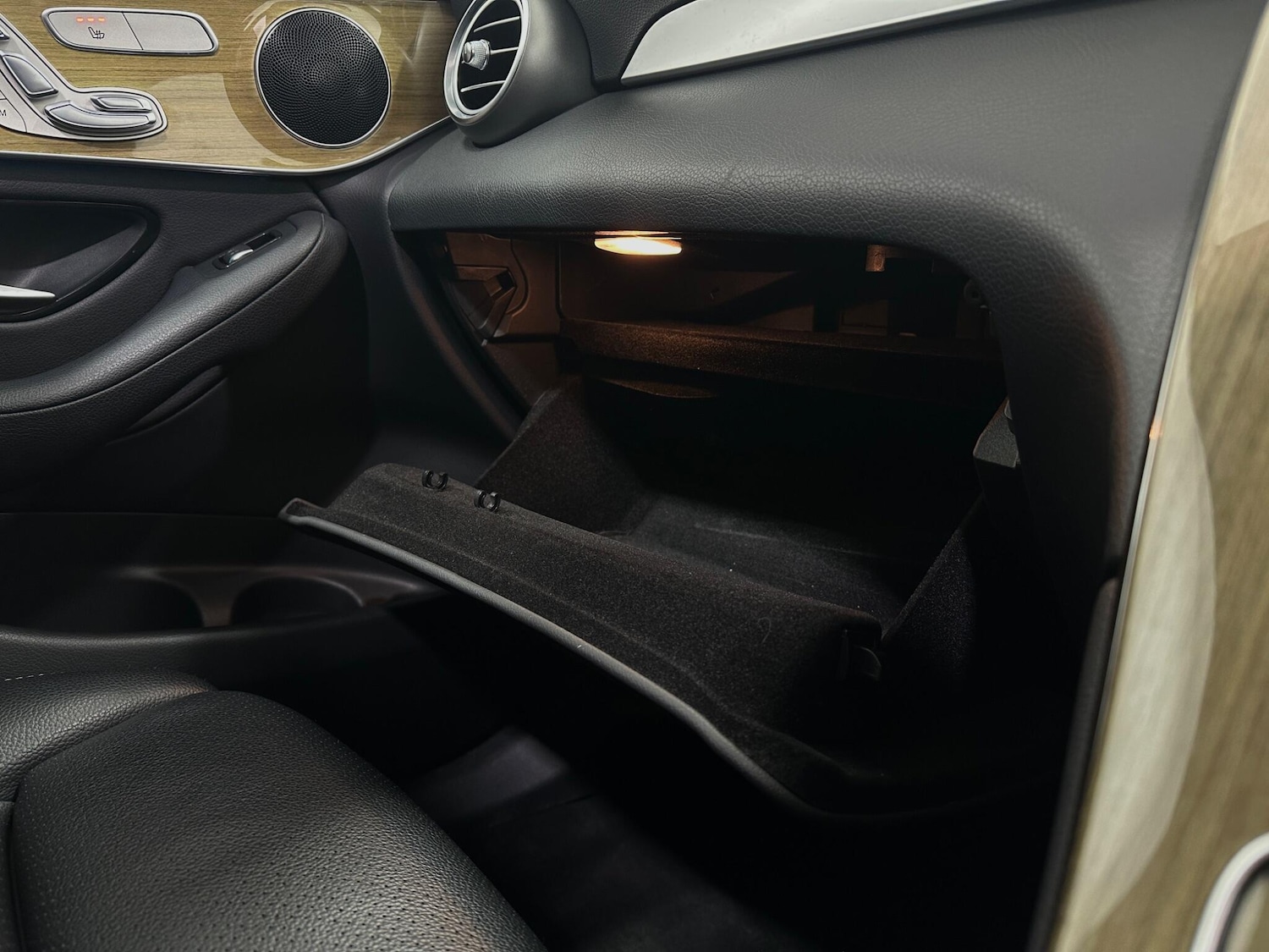 Used Mercedes-Benz GLC for sale - 77229987: Photo 27