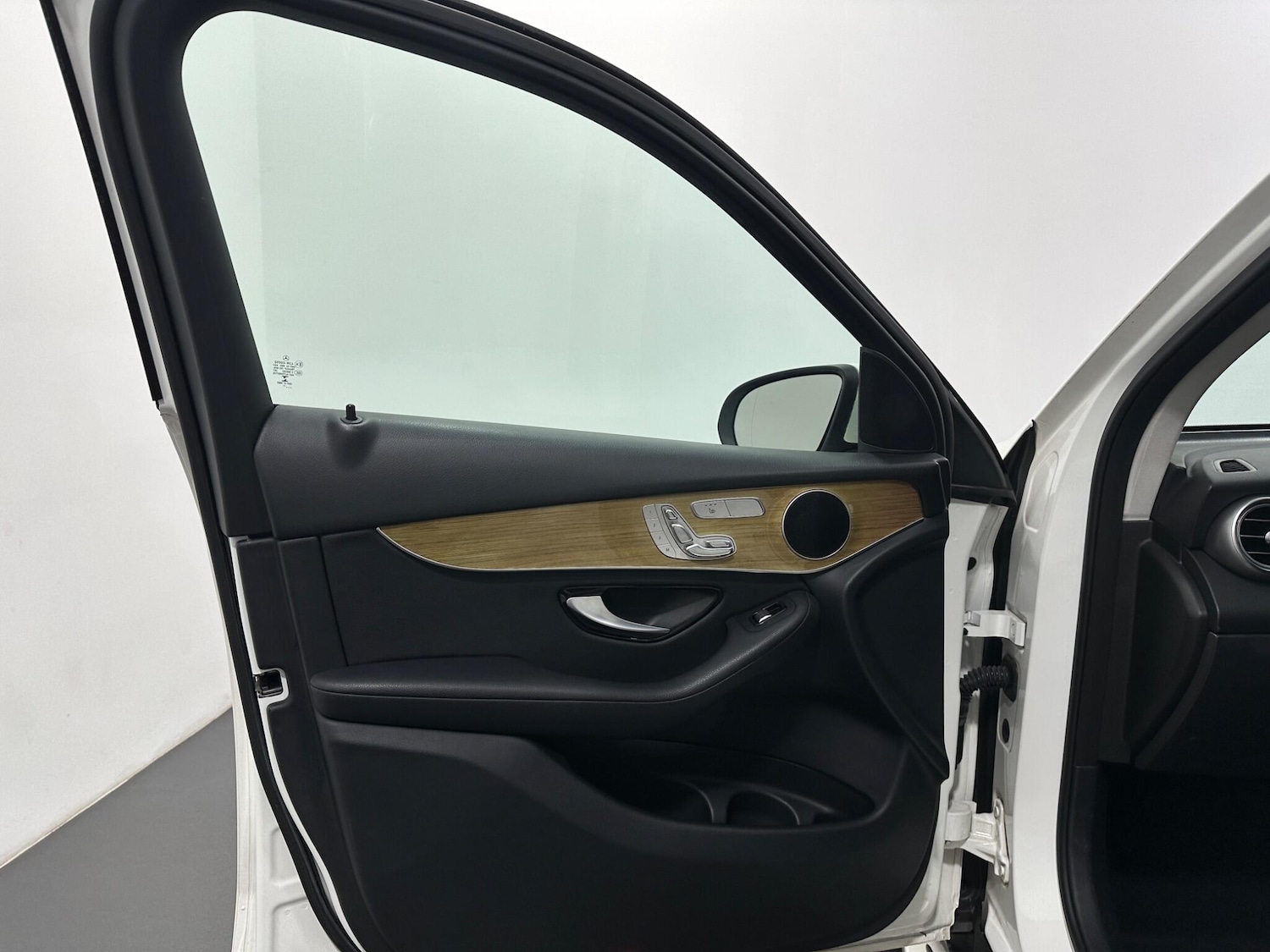 Used Mercedes-Benz GLC for sale - 77229987: Photo 37