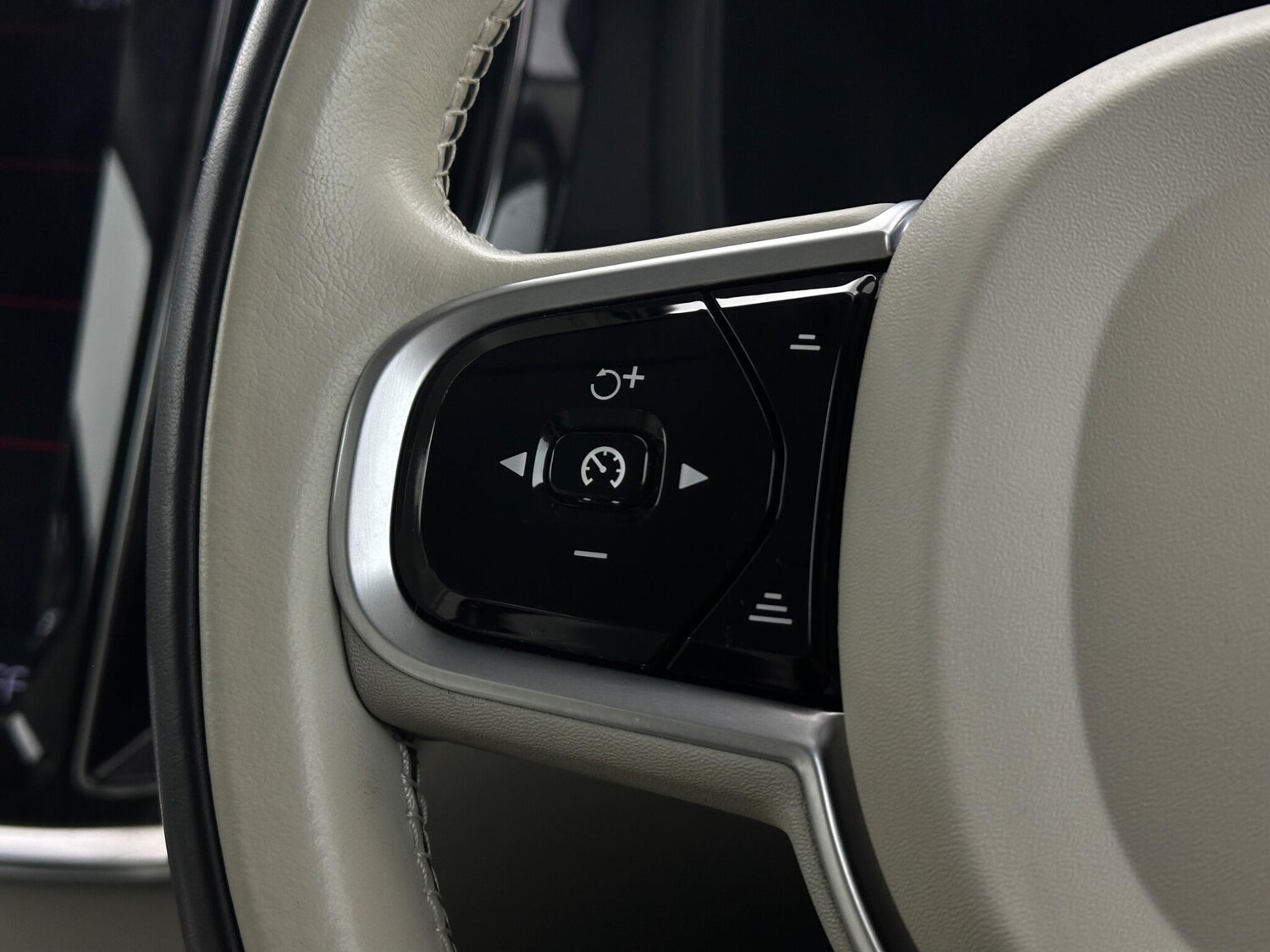 Used Volvo V60 2019 for sale - 77511472: Photo 14