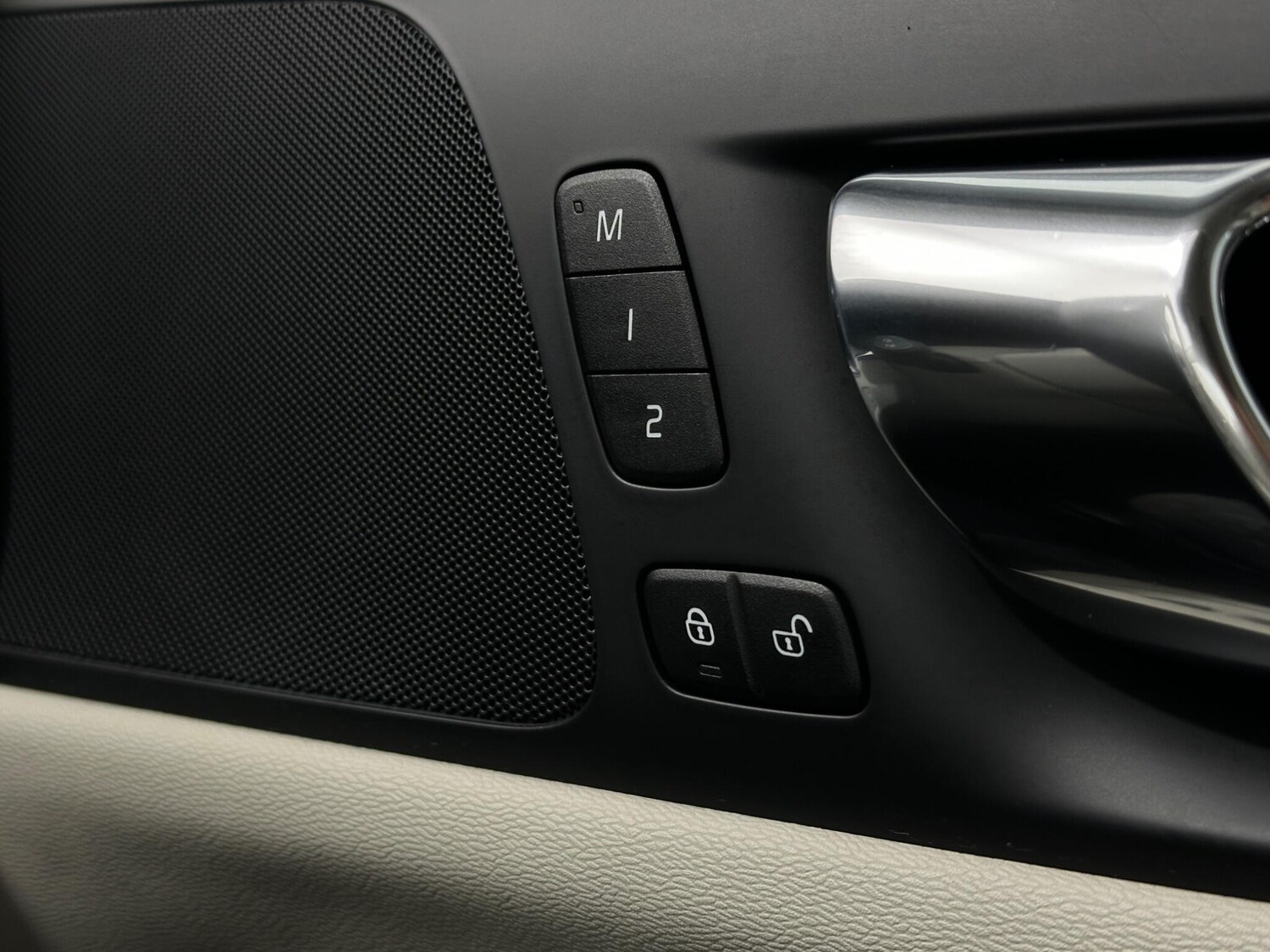 Used Volvo V60 2019 for sale - 77511472: Photo 18