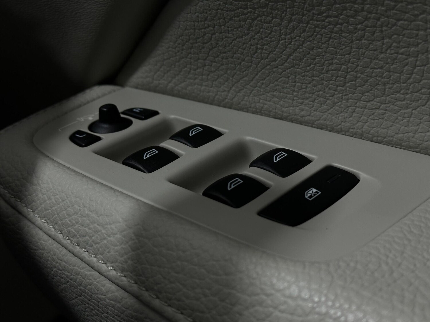 Used Volvo V60 2019 for sale - 77511472: Photo 19