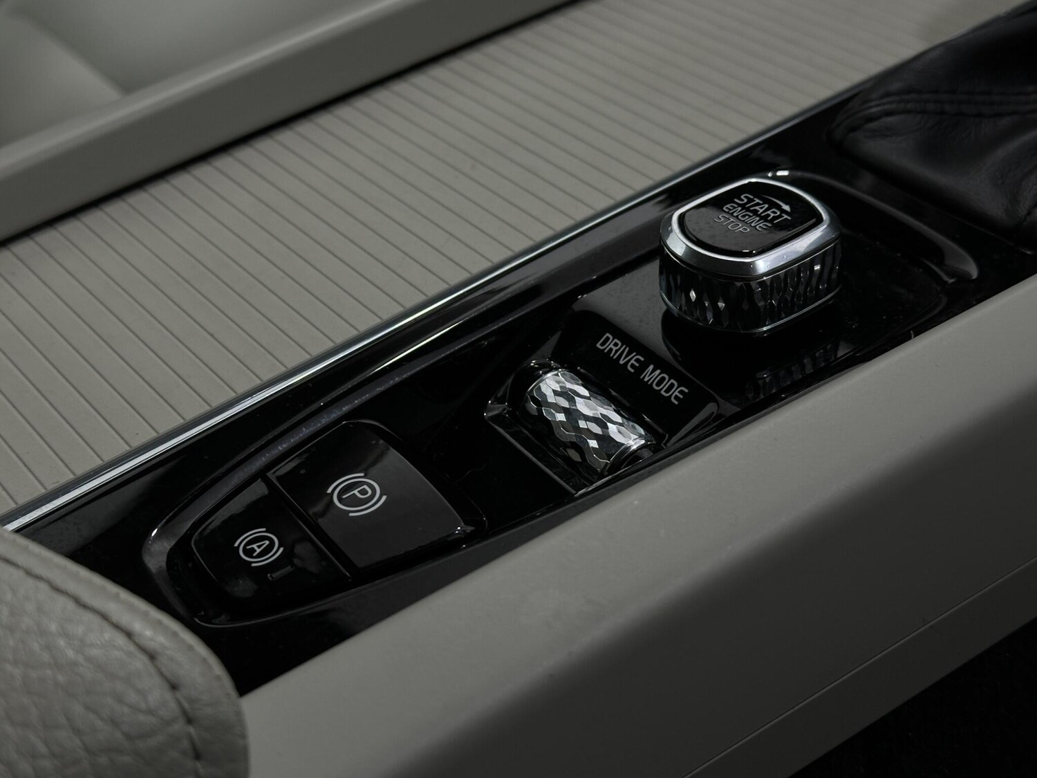 Used Volvo V60 2019 for sale - 77511472: Photo 21