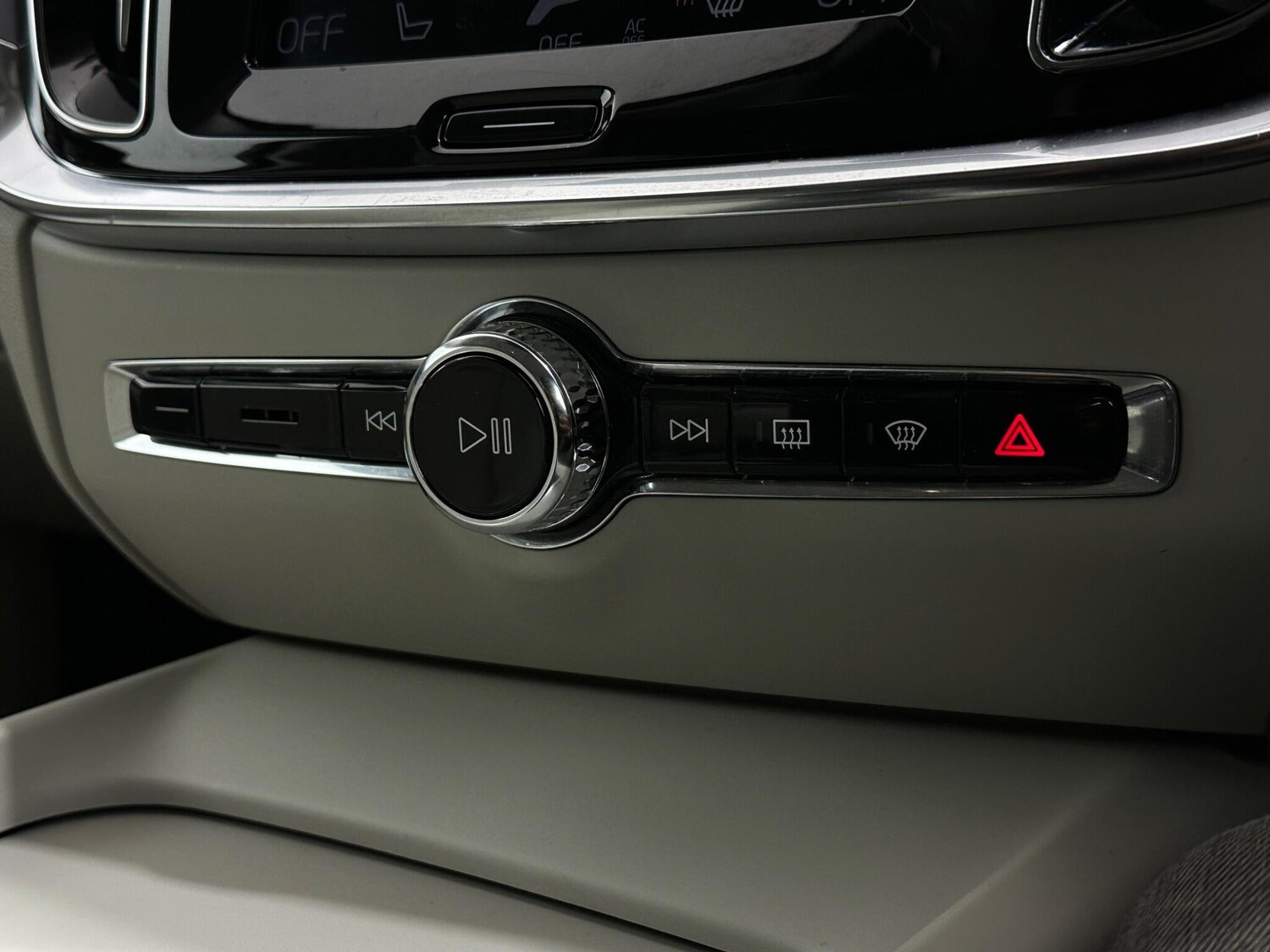 Used Volvo V60 2019 for sale - 77511472: Photo 22