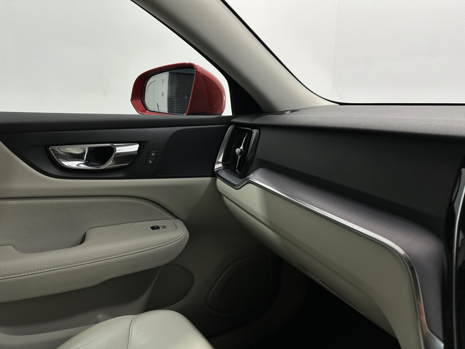 Used Volvo V60 2019 for sale - 77511472: Photo 27