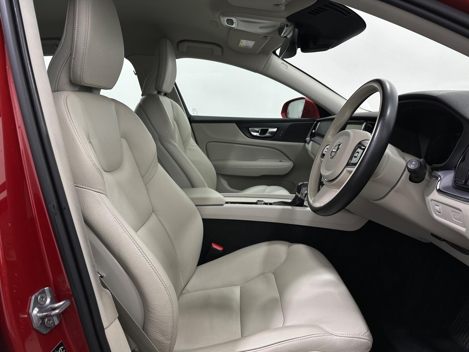 Used Volvo V60 2019 for sale - 77511472: Photo 31