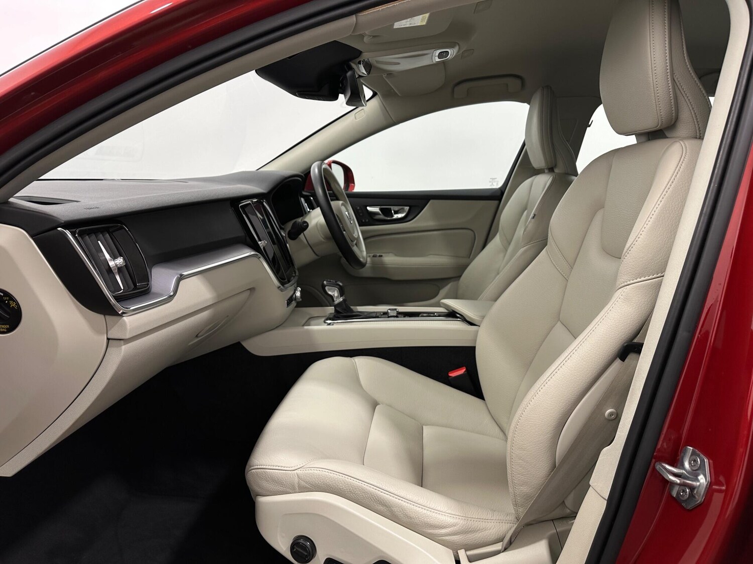 Used Volvo V60 2019 for sale - 77511472: Photo 35