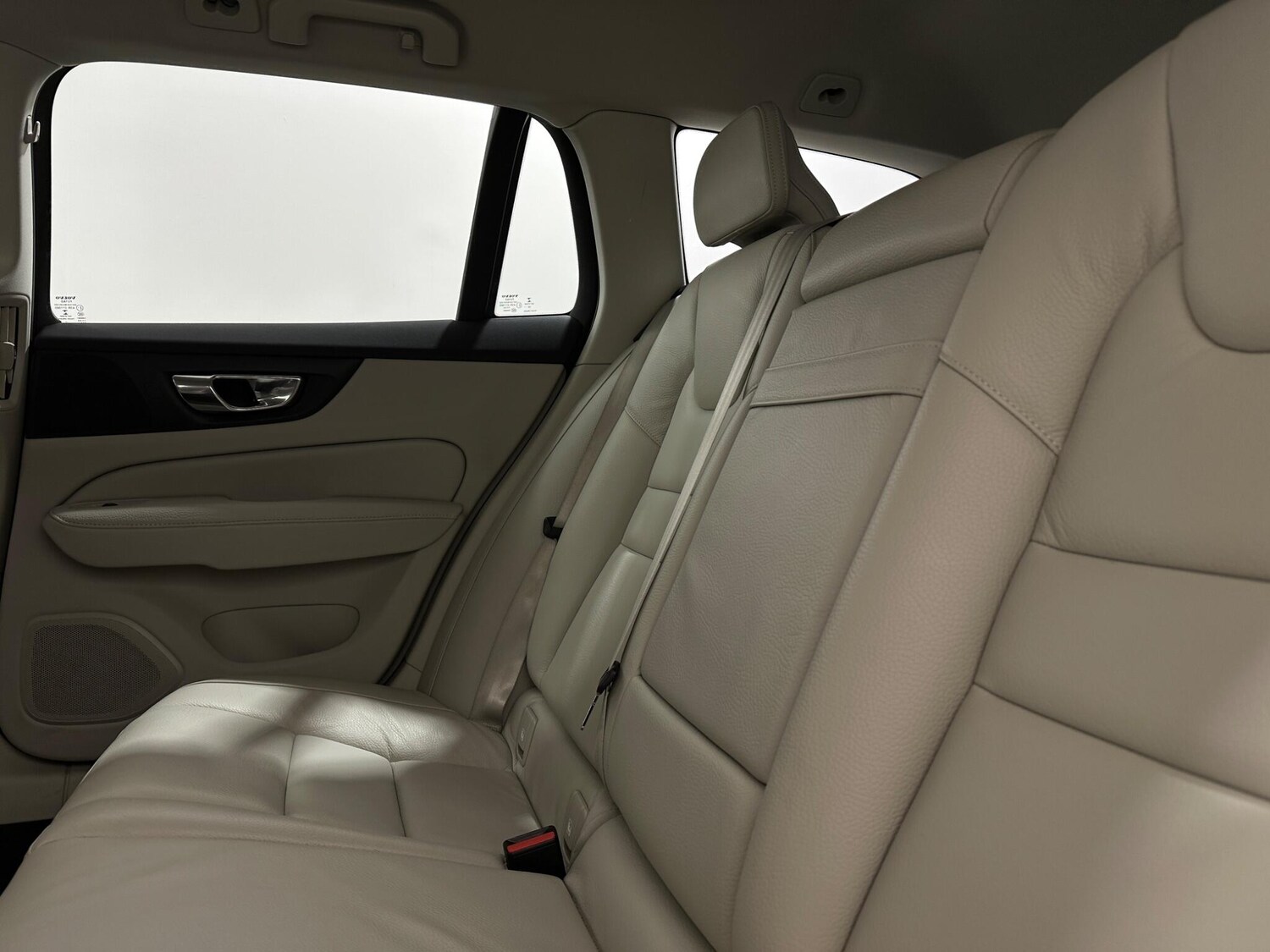 Used Volvo V60 2019 for sale - 77511472: Photo 40