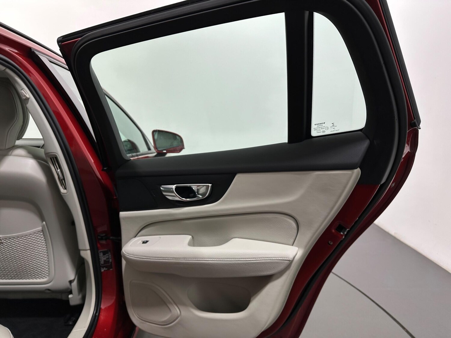 Used Volvo V60 2019 for sale - 77511472: Photo 44