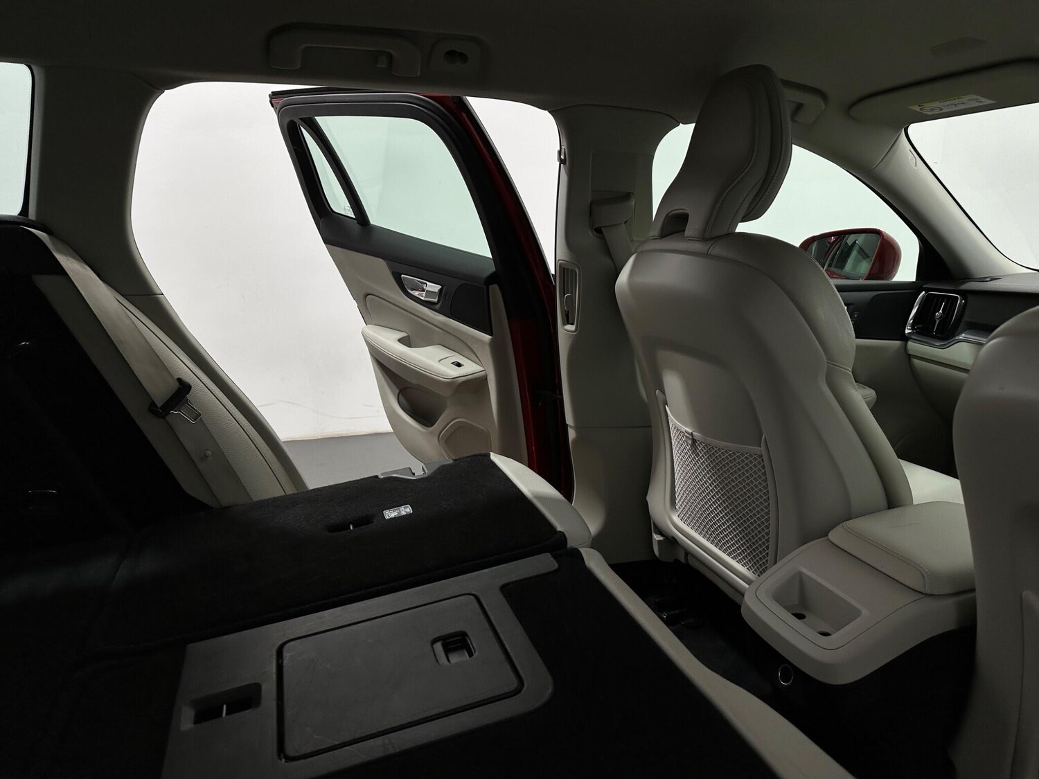 Used Volvo V60 2019 for sale - 77511472: Photo 47