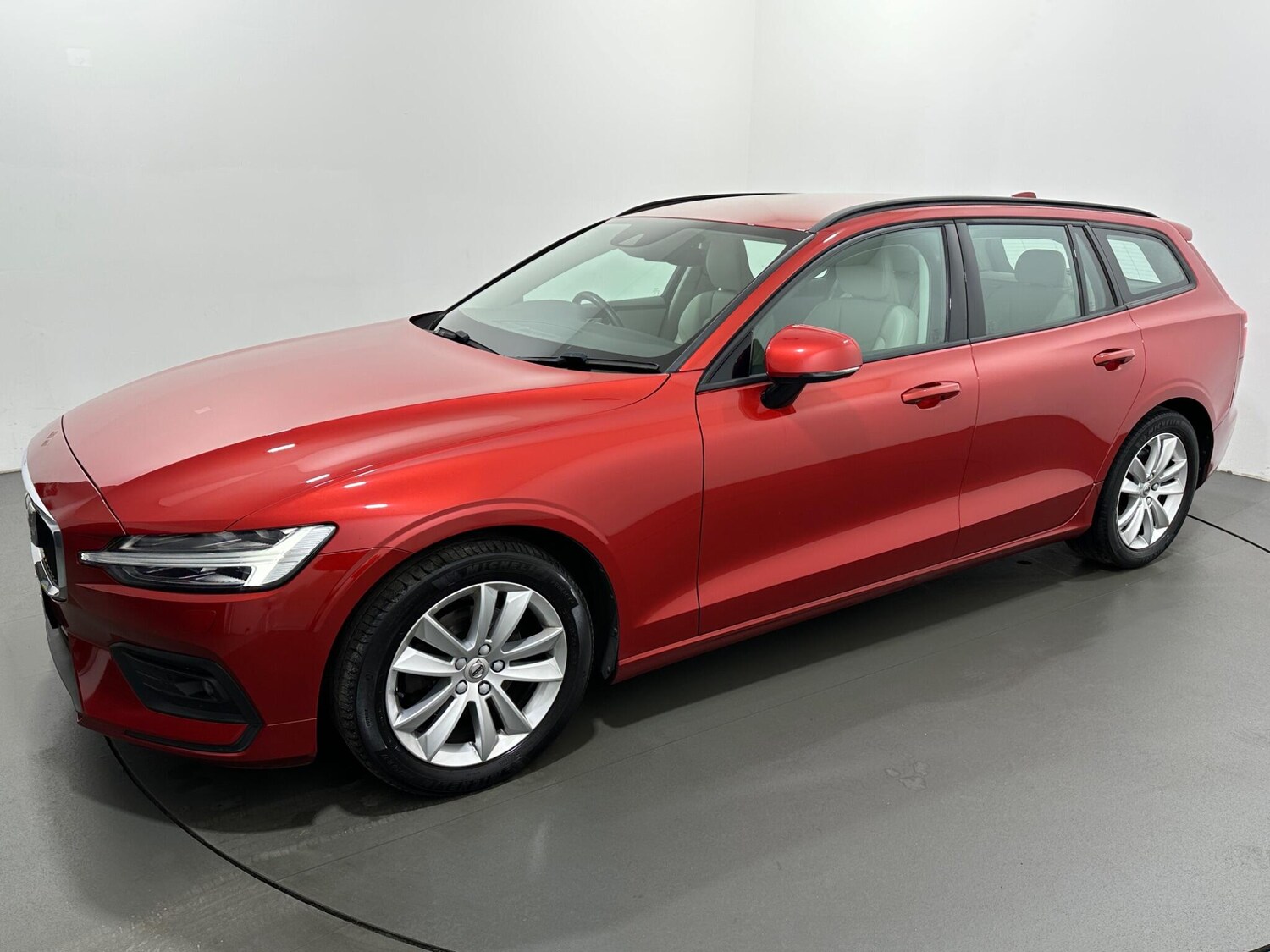 Used Volvo V60 2019 for sale - 77511472: Photo 55