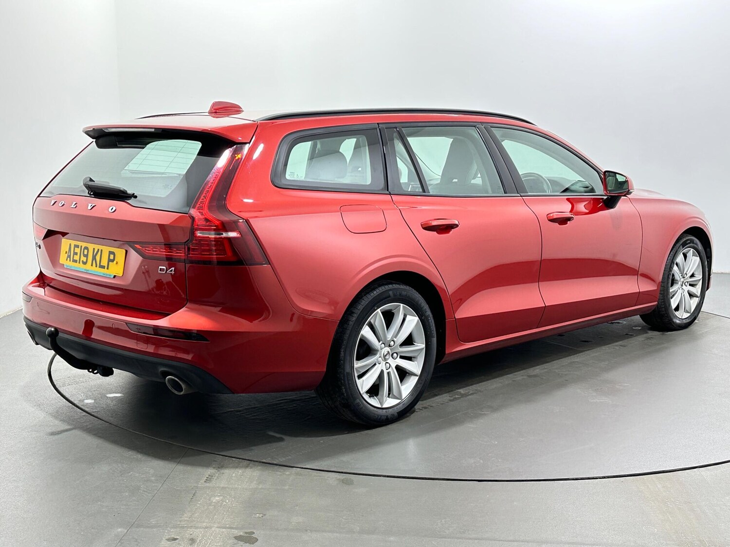 Used Volvo V60 2019 for sale - 77511472: Photo 8