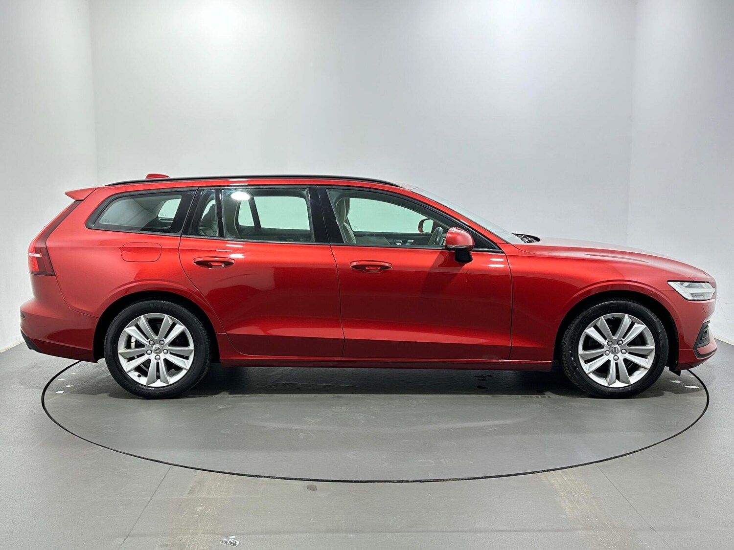 Used Volvo V60 2019 for sale - 77511472: Photo 9
