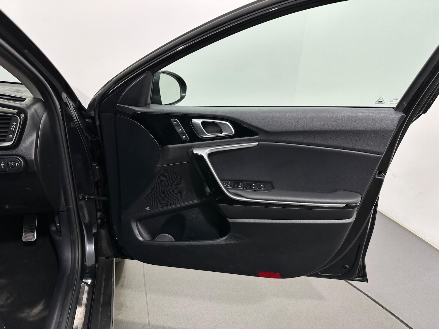 Used Kia XCeed for sale - 77753551: Photo 35