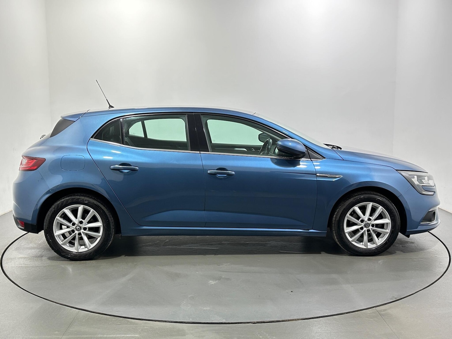 Used Renault Megane for sale - 77575197: Photo 9