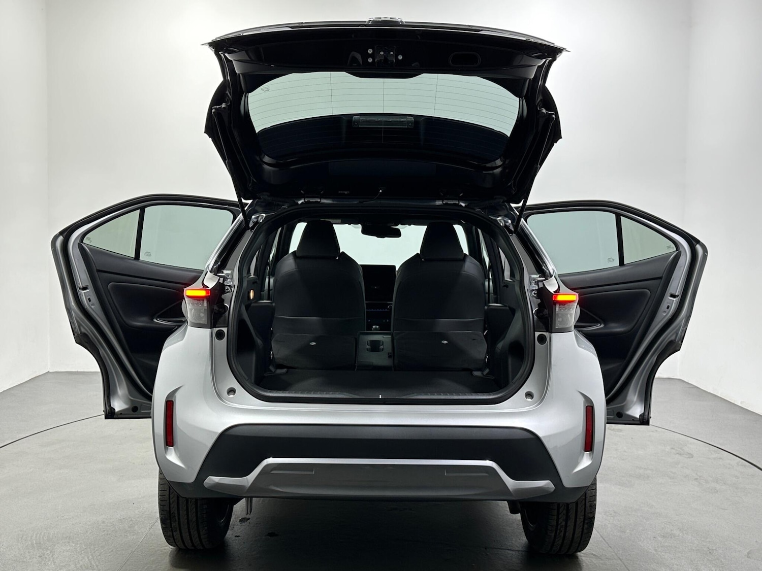 Used Toyota Yaris Cross 2022 for sale - 76878945: Photo 40