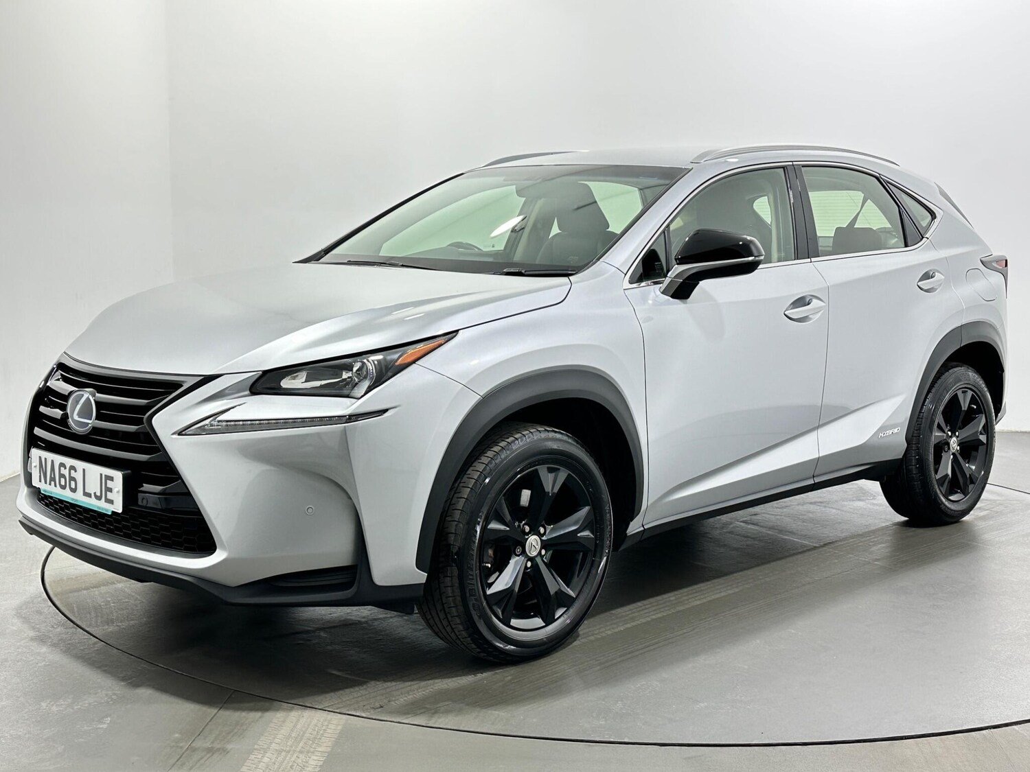 Used Lexus NX 2017 for sale - 77898181: Photo 4