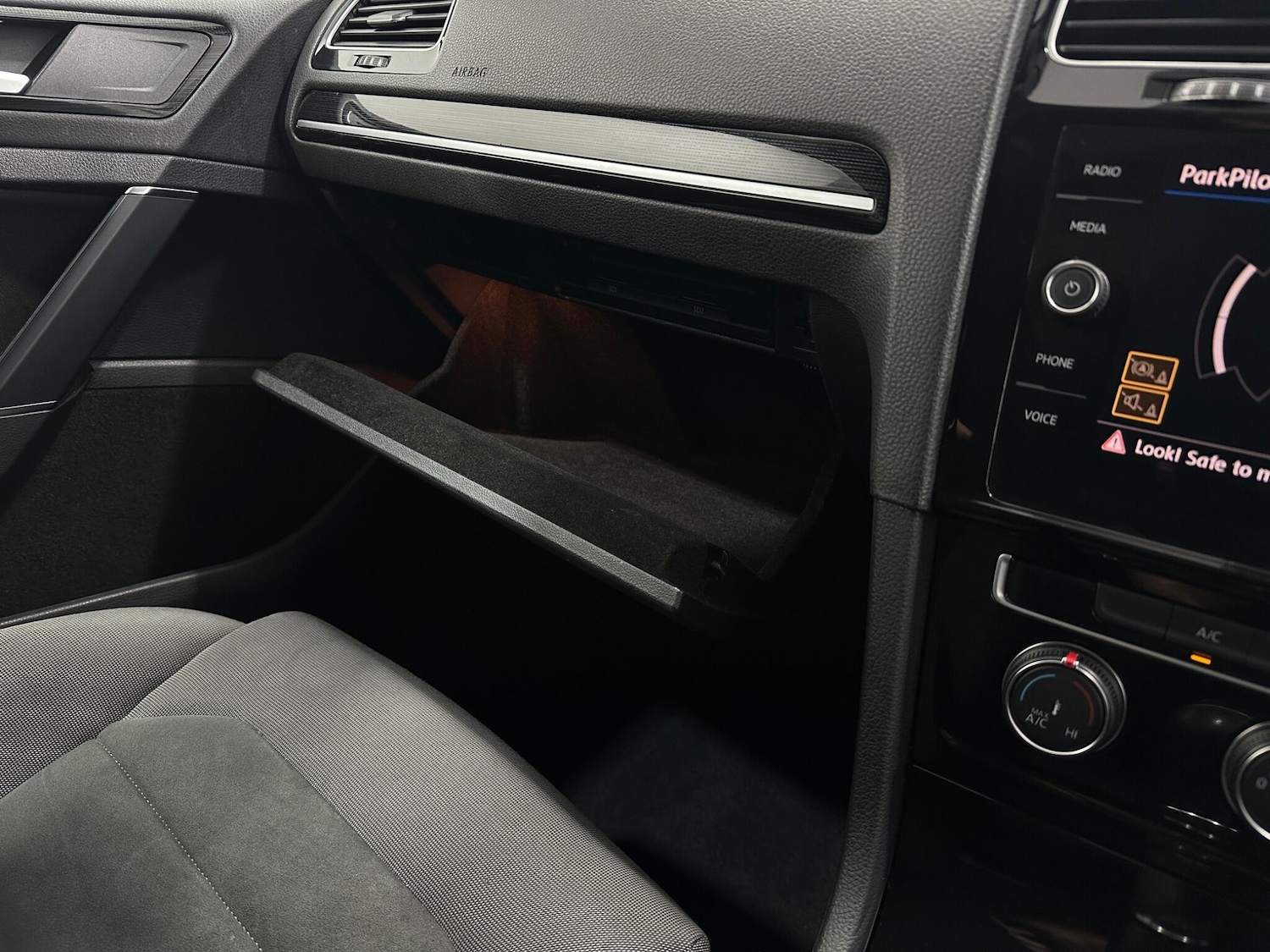 Used Volkswagen Golf for sale - 77242640: Photo 27